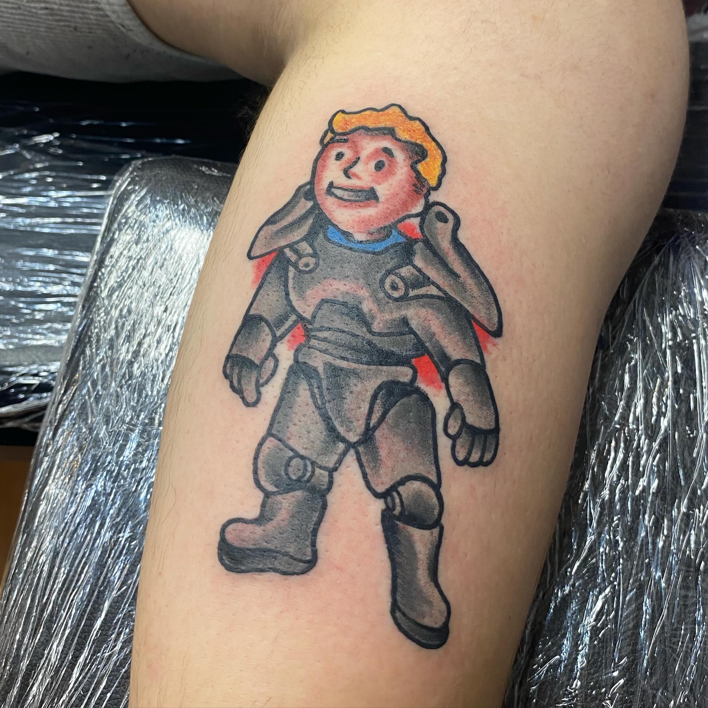 Tattoo by @crazysteviewells — black_and_grey