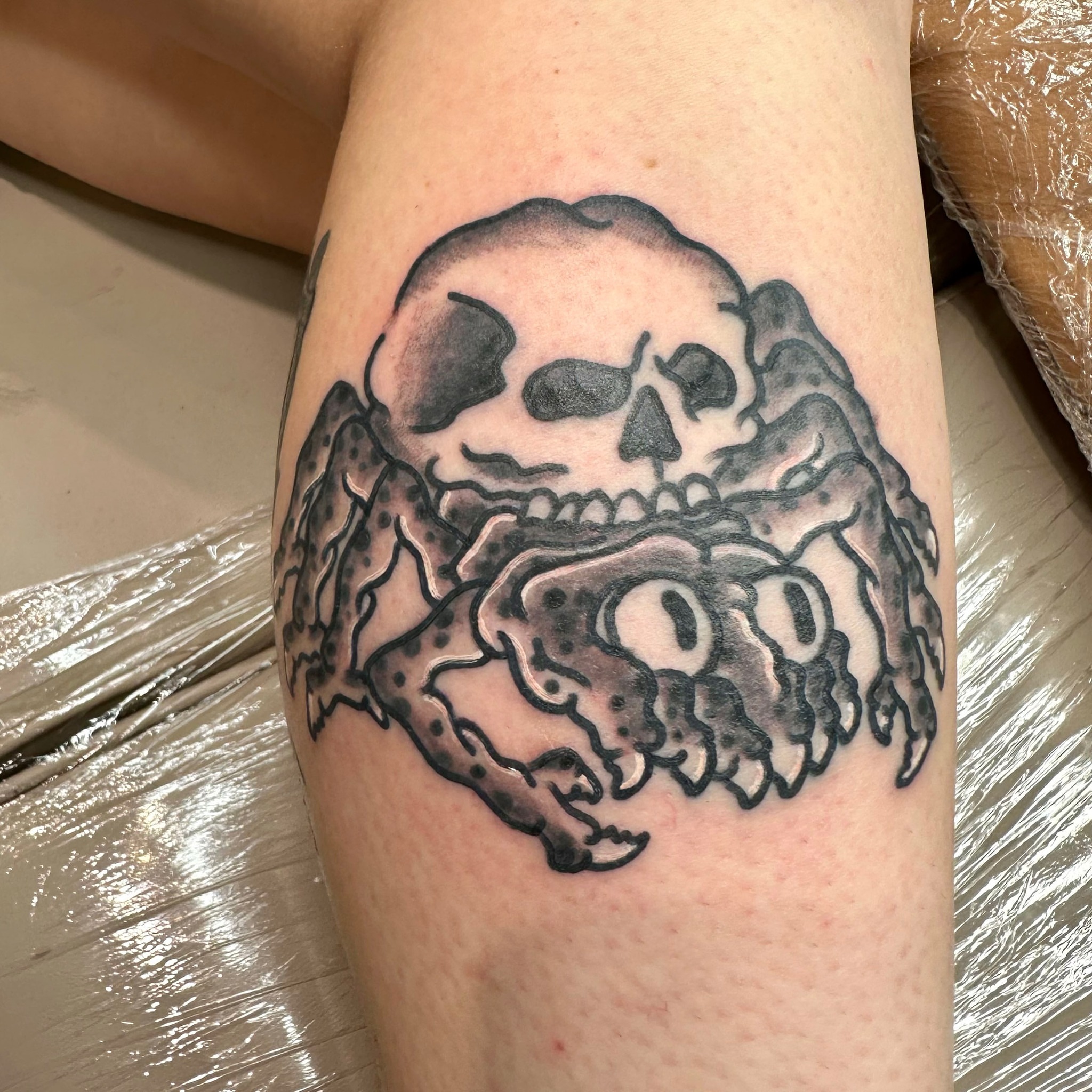 Tattoo by @kakesu_tattoo — black_and_grey