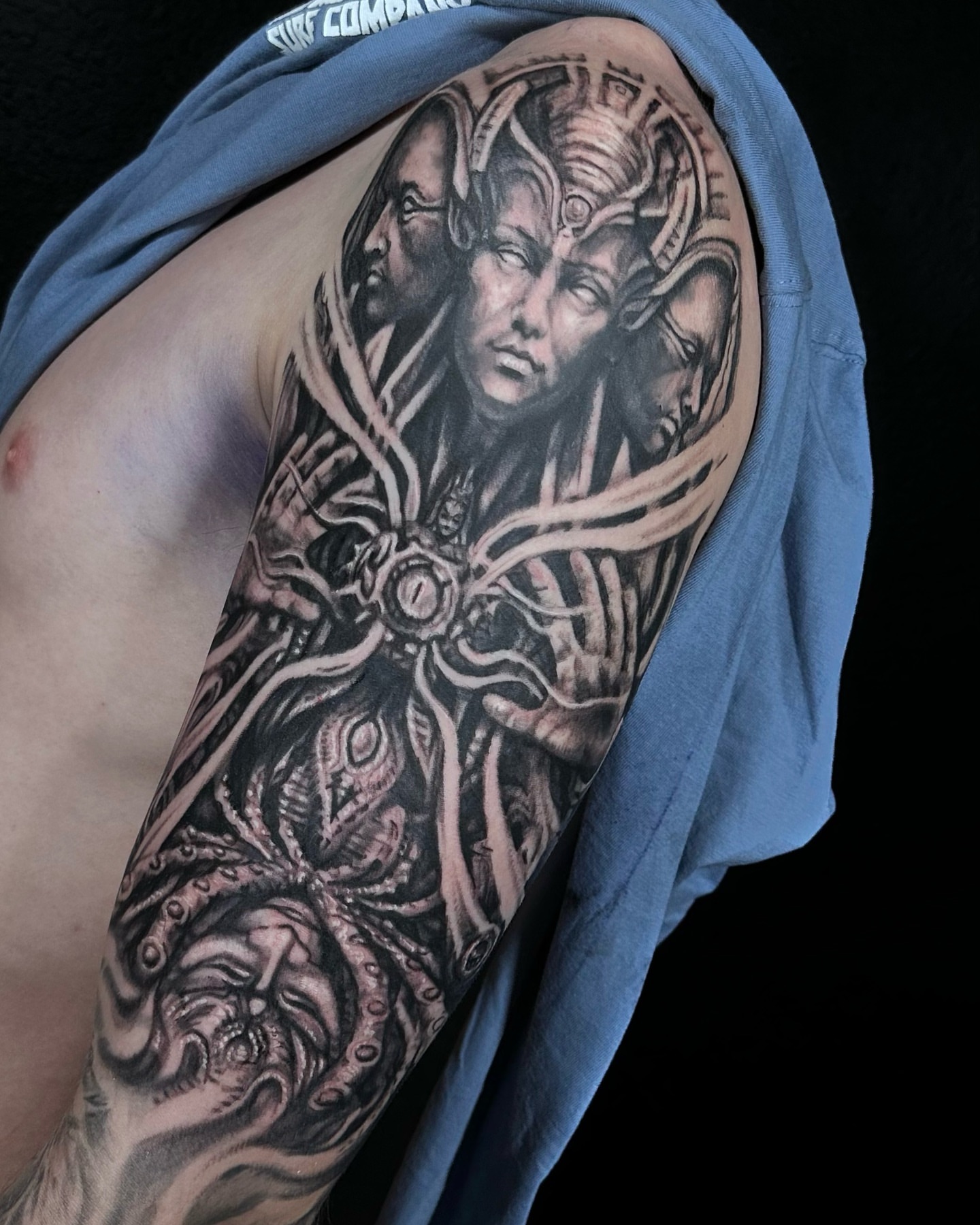 Cyborg geometric tattoo on the shoulder by Alia