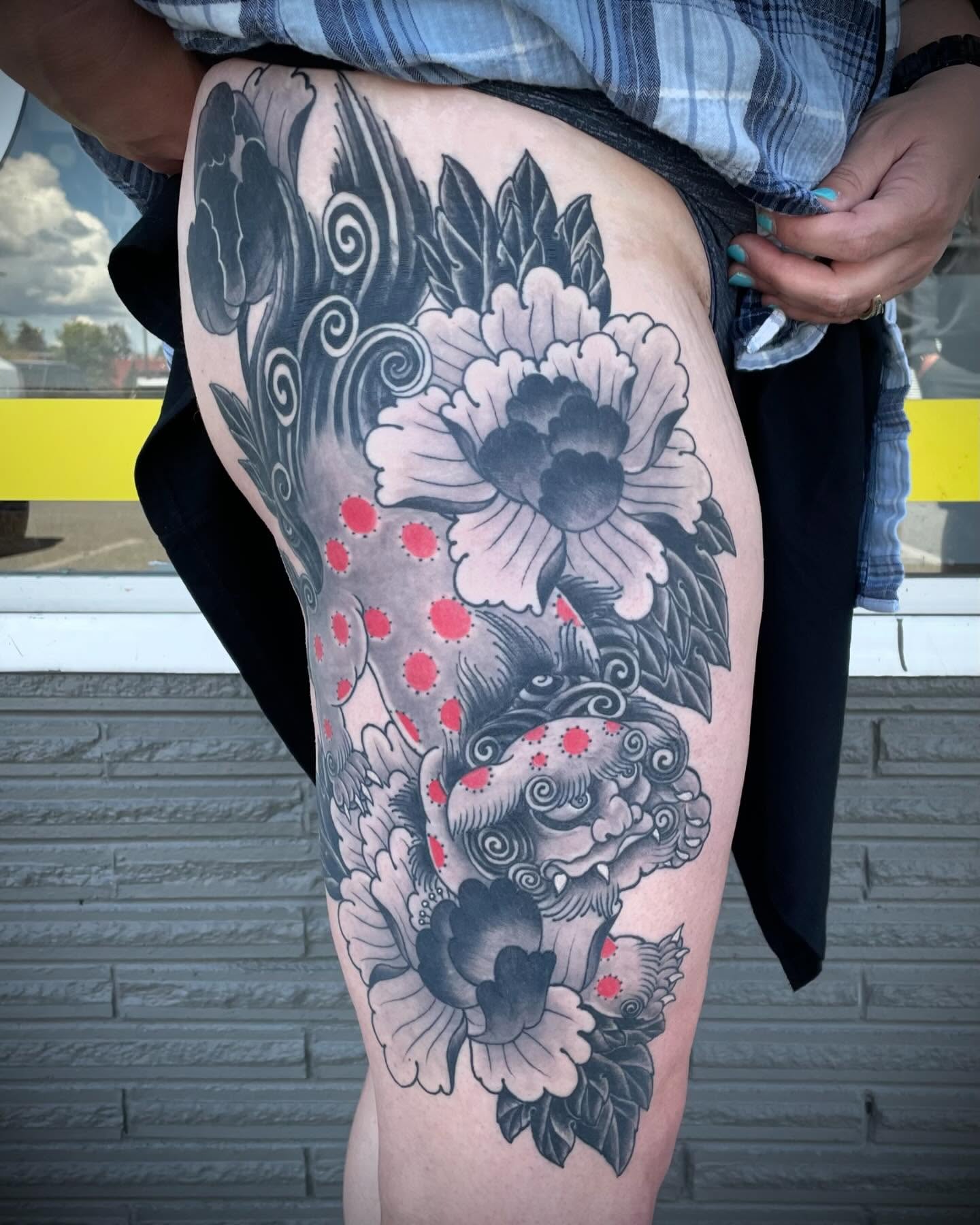 Tattoo by @geddyanderson — dotwork, japanese_irezumi