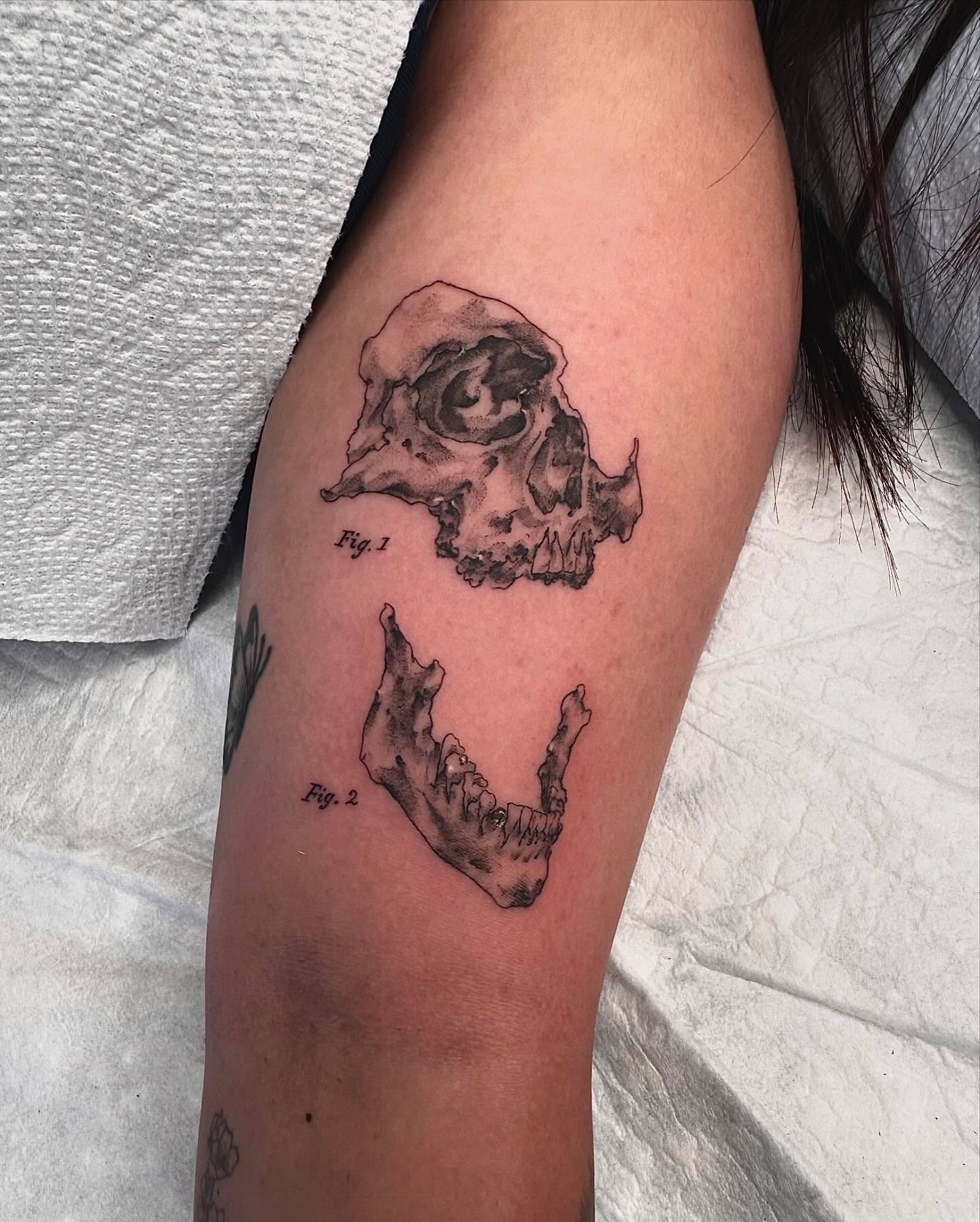 Skull black and grey tattoo on the forearm by ๐๐๐๐๐๐ผ๐ ๐๐ผ๐๐๐๐