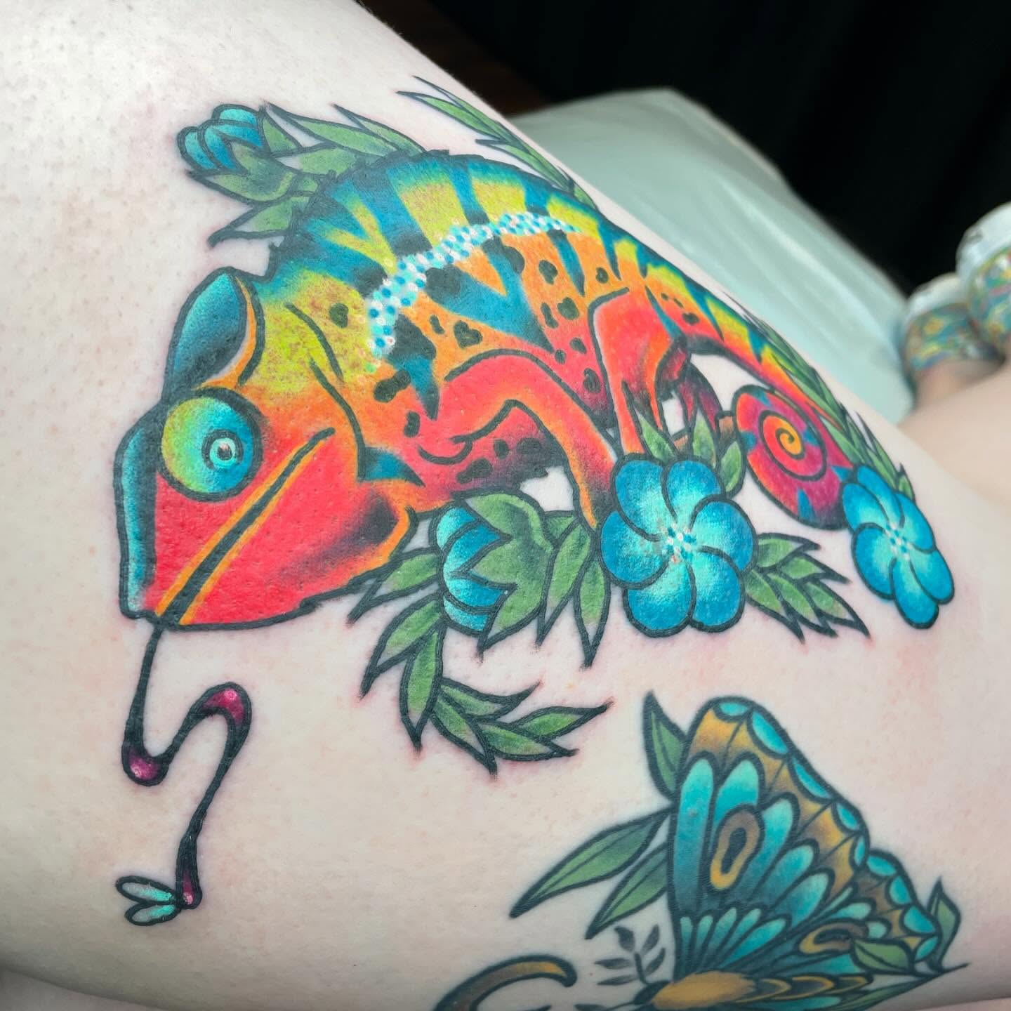 Chameleon American traditional tattoo on the thigh by β¦ πΉπππ π°ππ π·ππππππππ β¦, Nashville, Tennessee