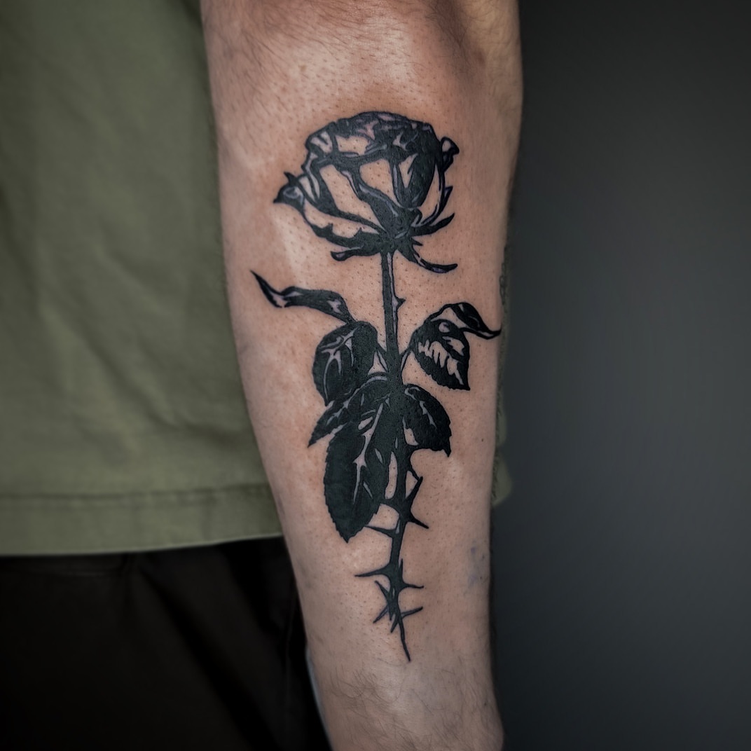 Tattoo by @blackworkbenz — black_and_grey