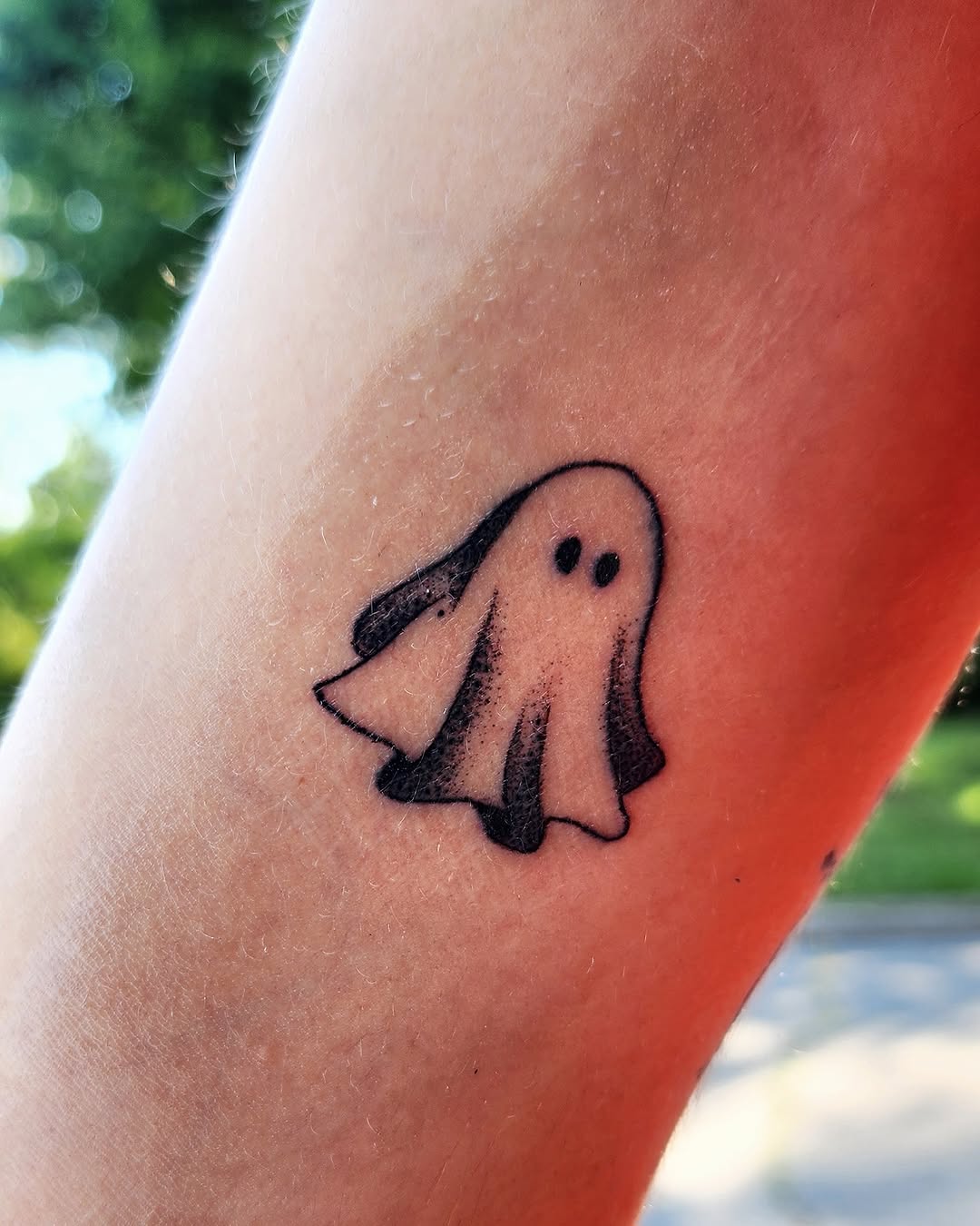 Tattoo by @dontattz — fine_line, dotwork