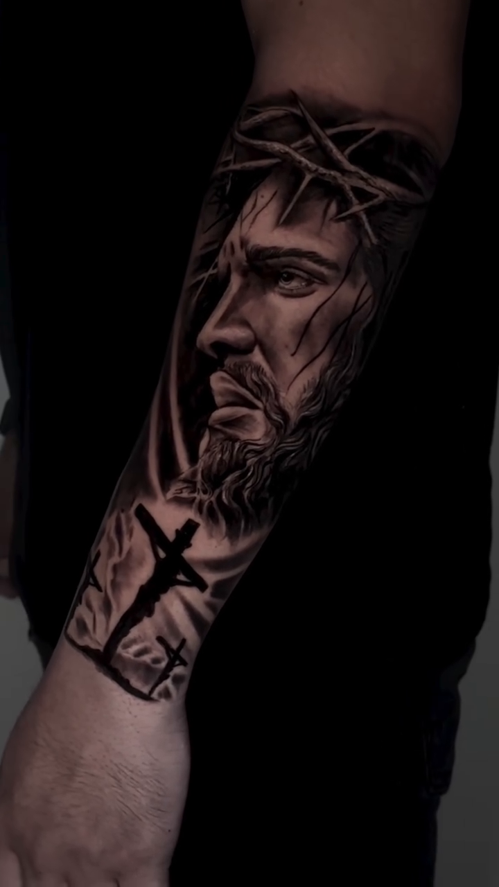 Tattoo by @diegoaravenatatuajes — realism, black_and_grey
