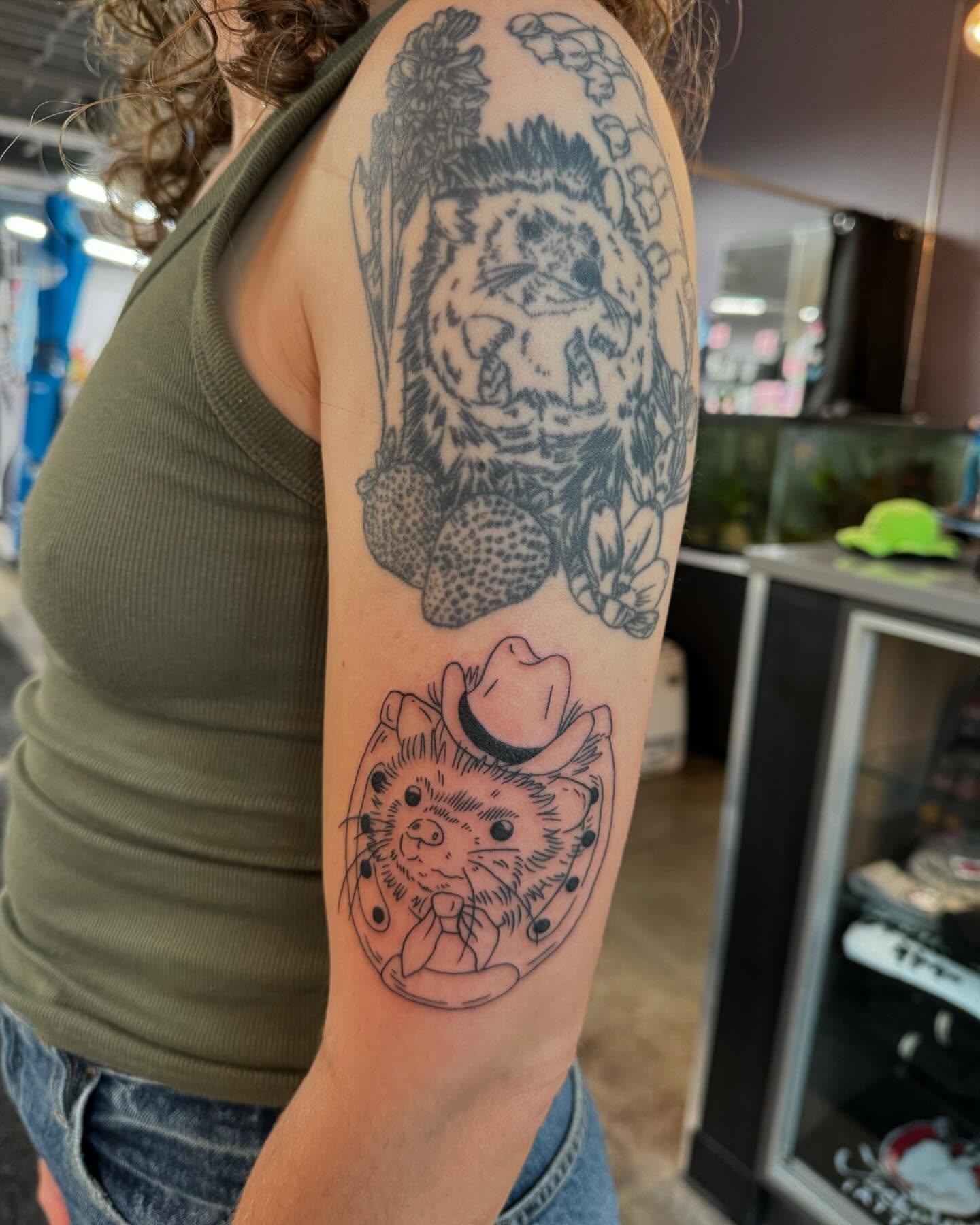 Tattoo by @jesloretattoo — black_and_grey, realism