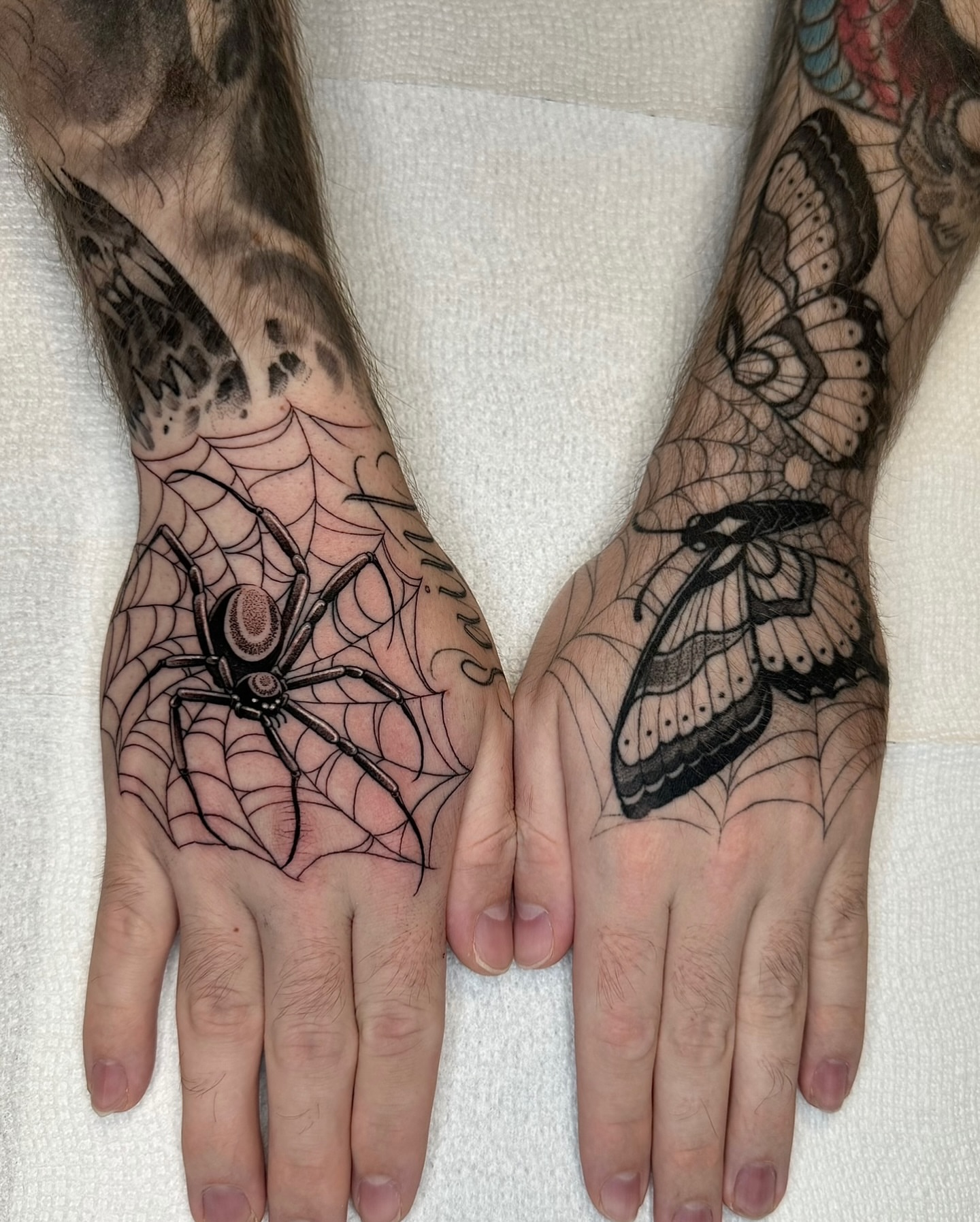 Tattoo by @robbiepina — black_and_grey