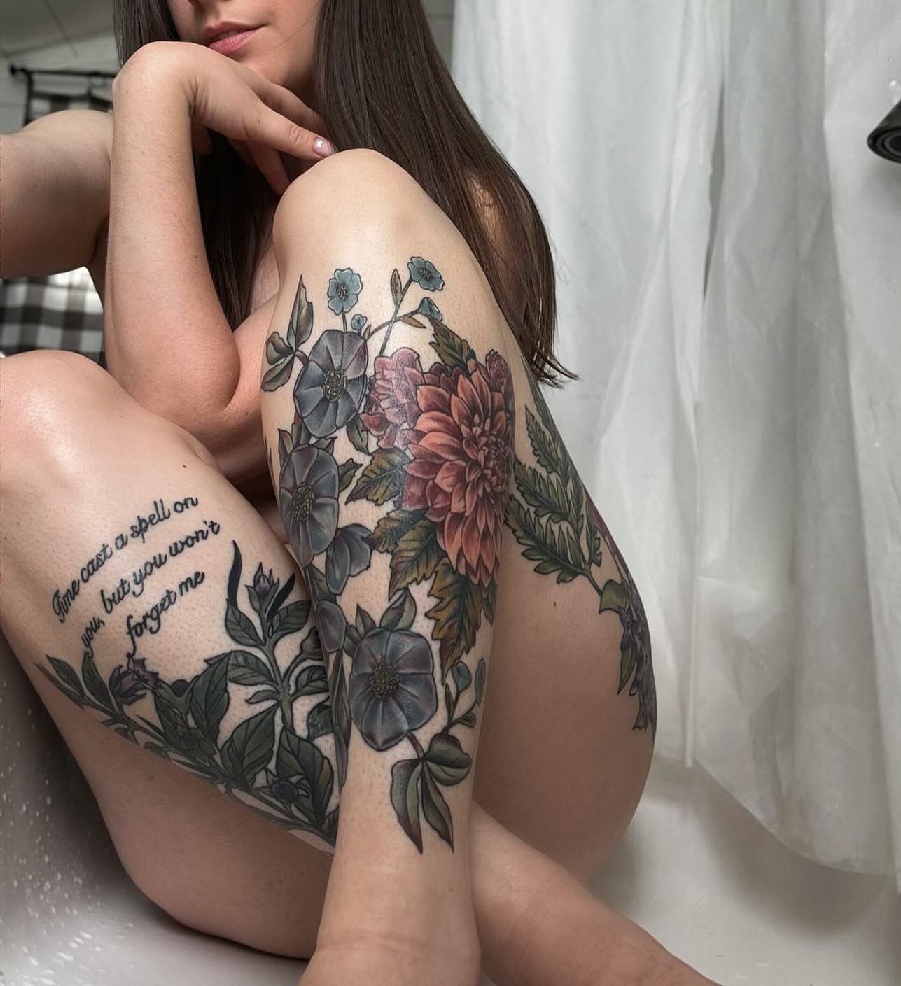 Floral bouquet realism tattoo on the thigh by 𝓚𝓪𝓼𝓼𝓪𝓷𝓭𝓻𝓪 𝓜𝓬𝓒𝓪𝓵𝓵, Eugene, Oregon