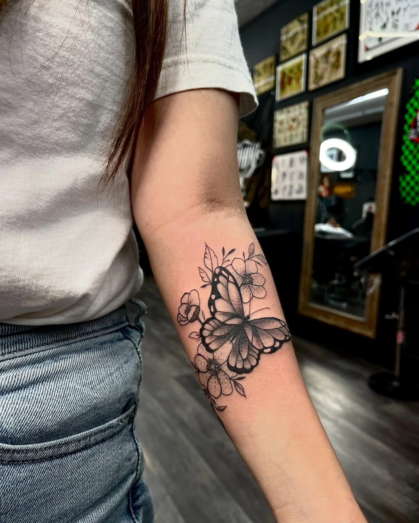 Tattoo by @justjellytattoos — black_and_grey, realism