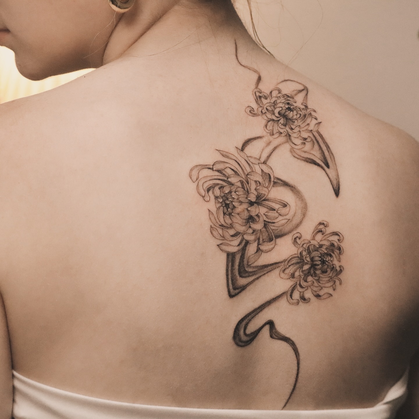 Tattoo by @haesol_ink — black_and_grey, geometric