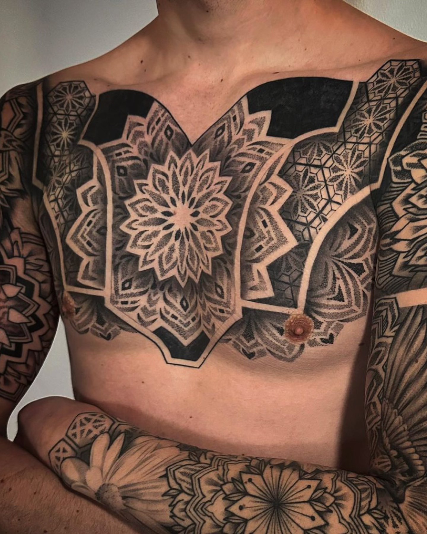 Tattoo by @fed.dinero.tattoo — geometric