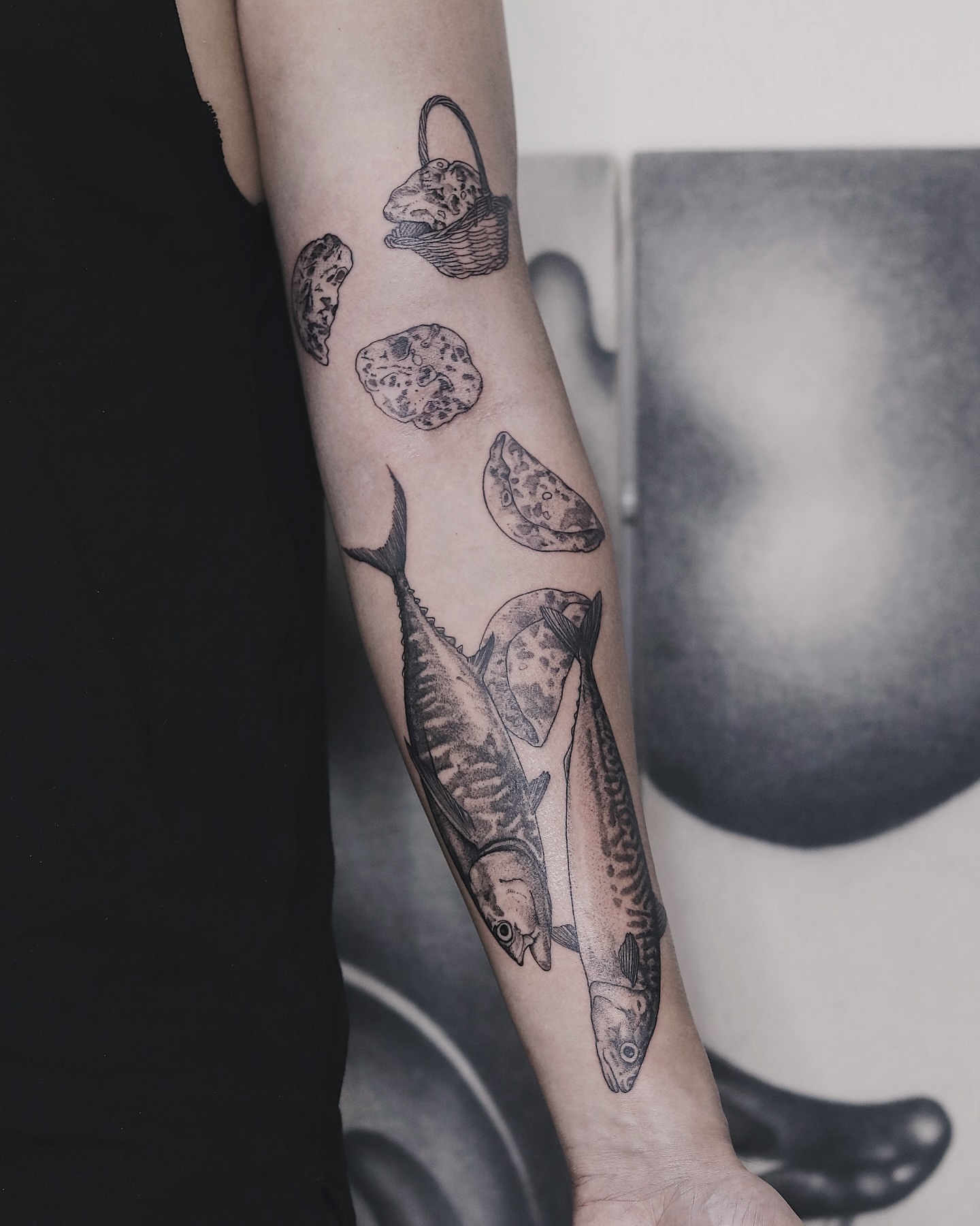 Tattoo by @liningtattoo — dotwork, realism