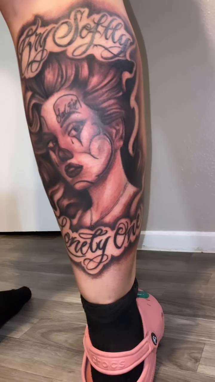Woman with clown makeup Chicano tattoo by 𝐵𝓇𝓎𝒶𝓃𝓃𝒶 𝒞𝑜𝓇𝓉𝑒𝓏