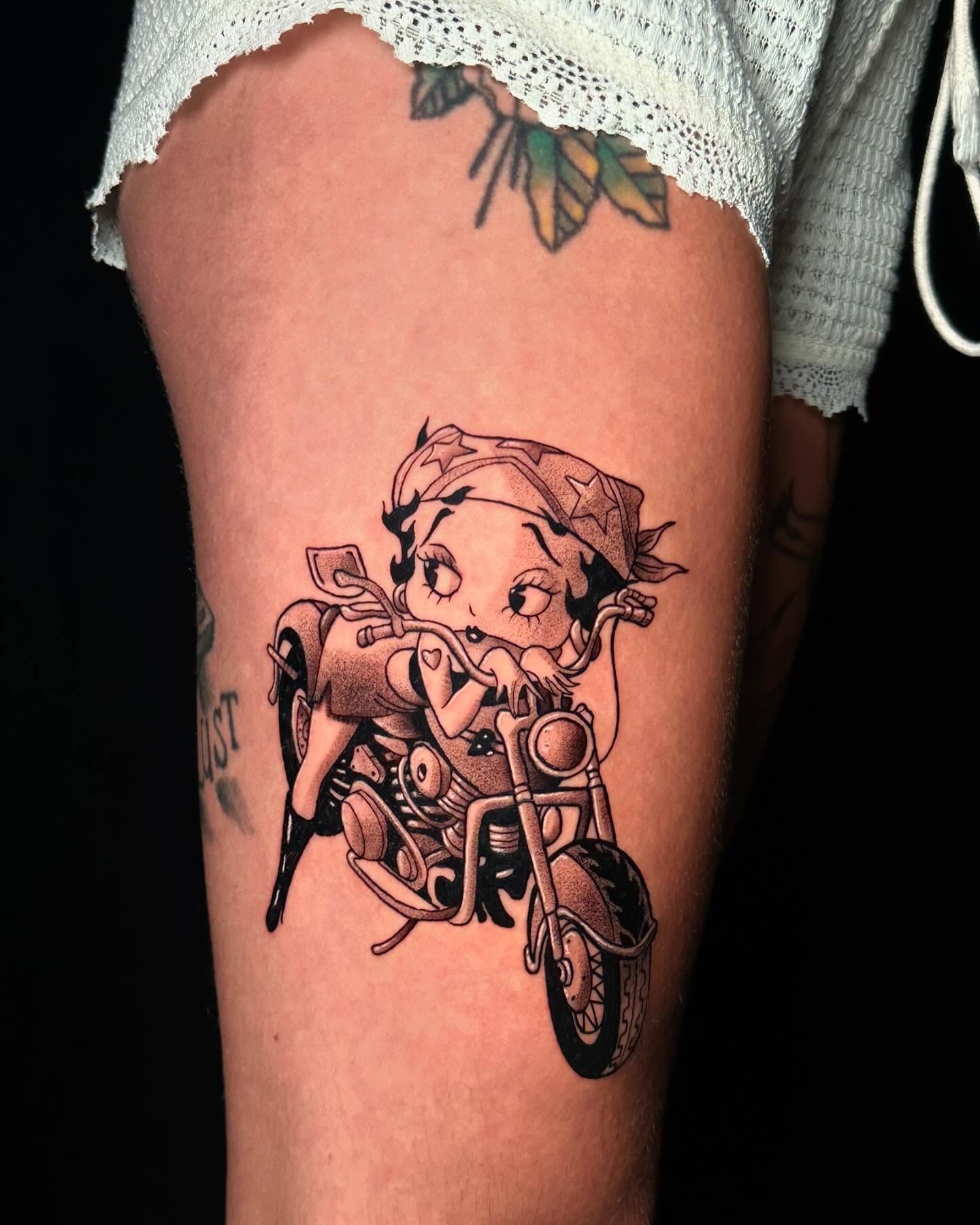 Tattoo by @picaflor.tattooer — american_traditional