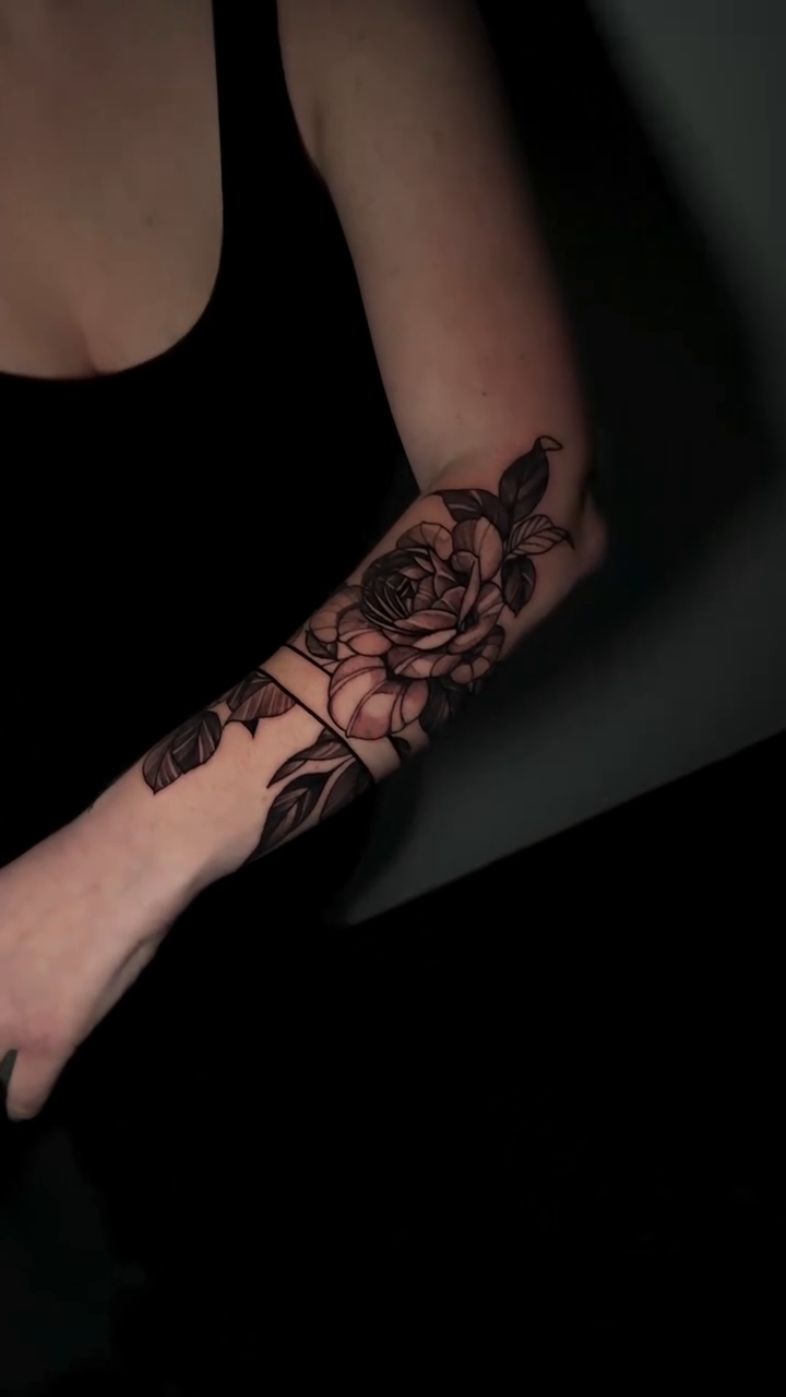 Tattoo by @tattoo_hec — black_and_grey, realism