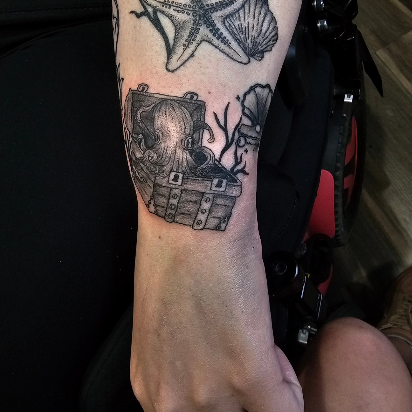 Tattoo by @jabbedbyjess — black_and_grey, realism