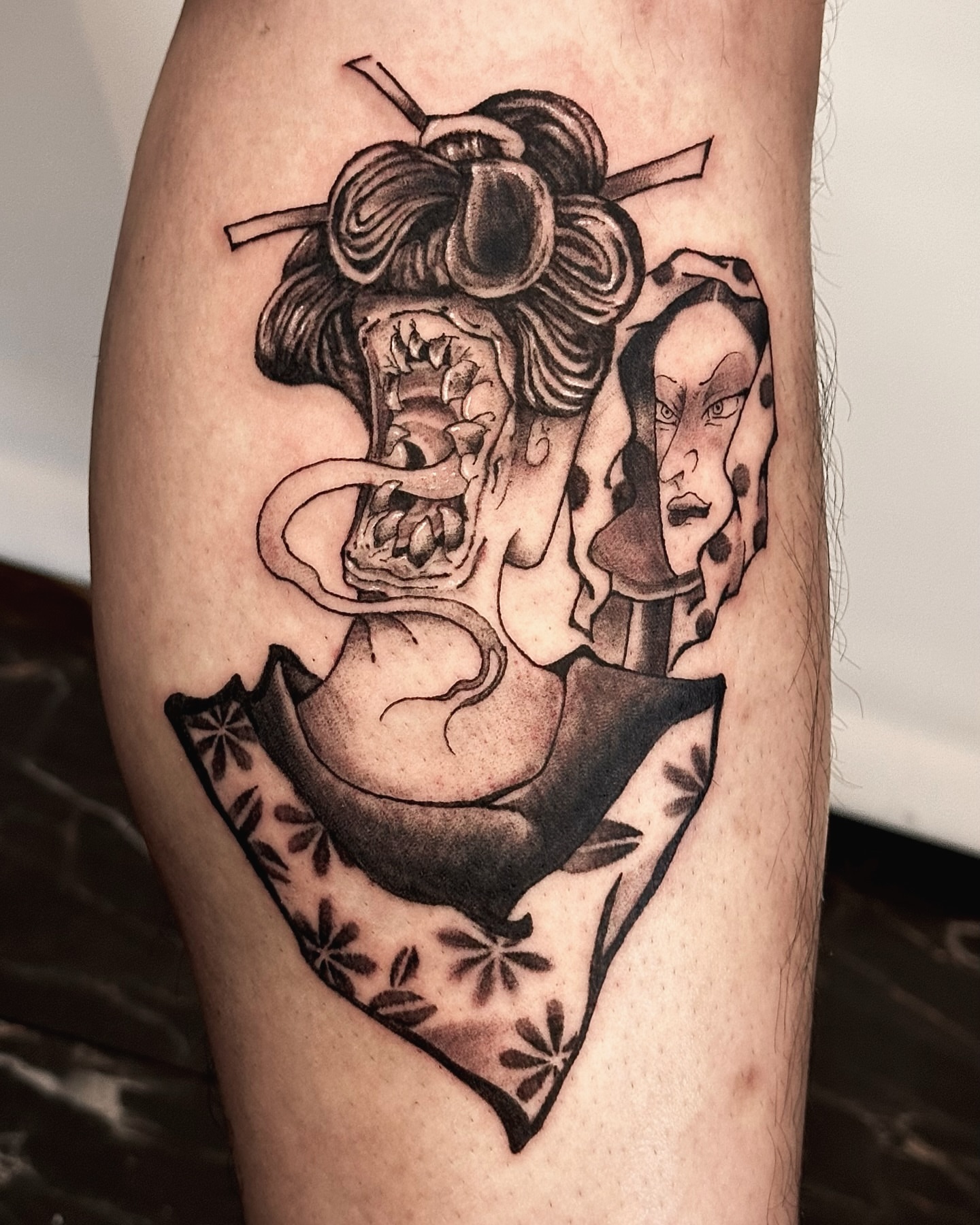 Tattoo by @kuropink_tattoo — black_and_grey, japanese_irezumi