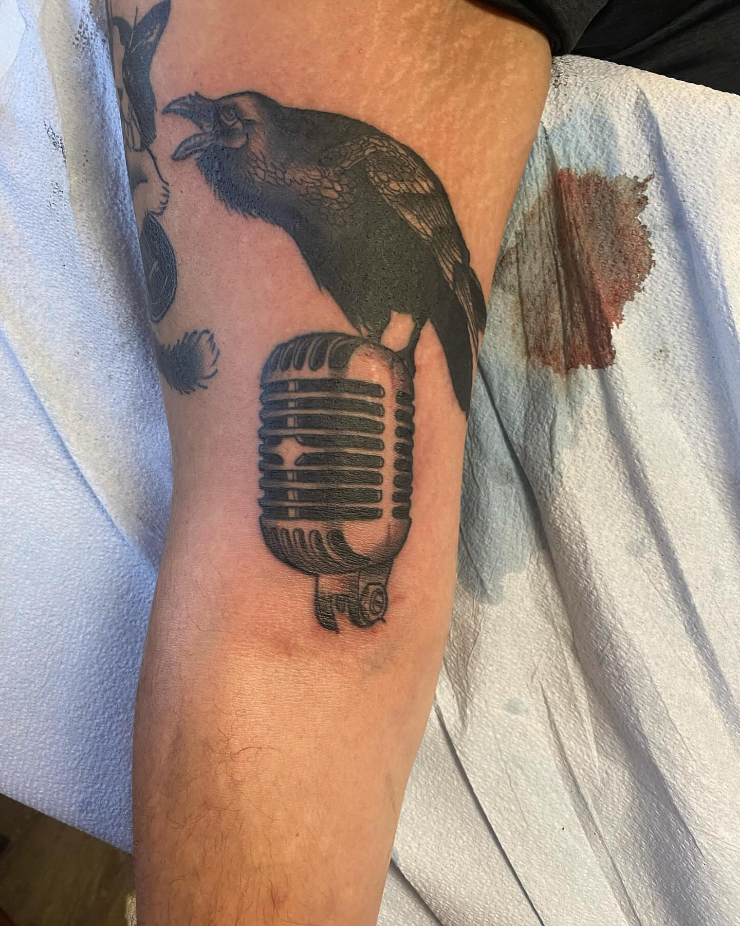Tattoo by @shelbeaux — black_and_grey