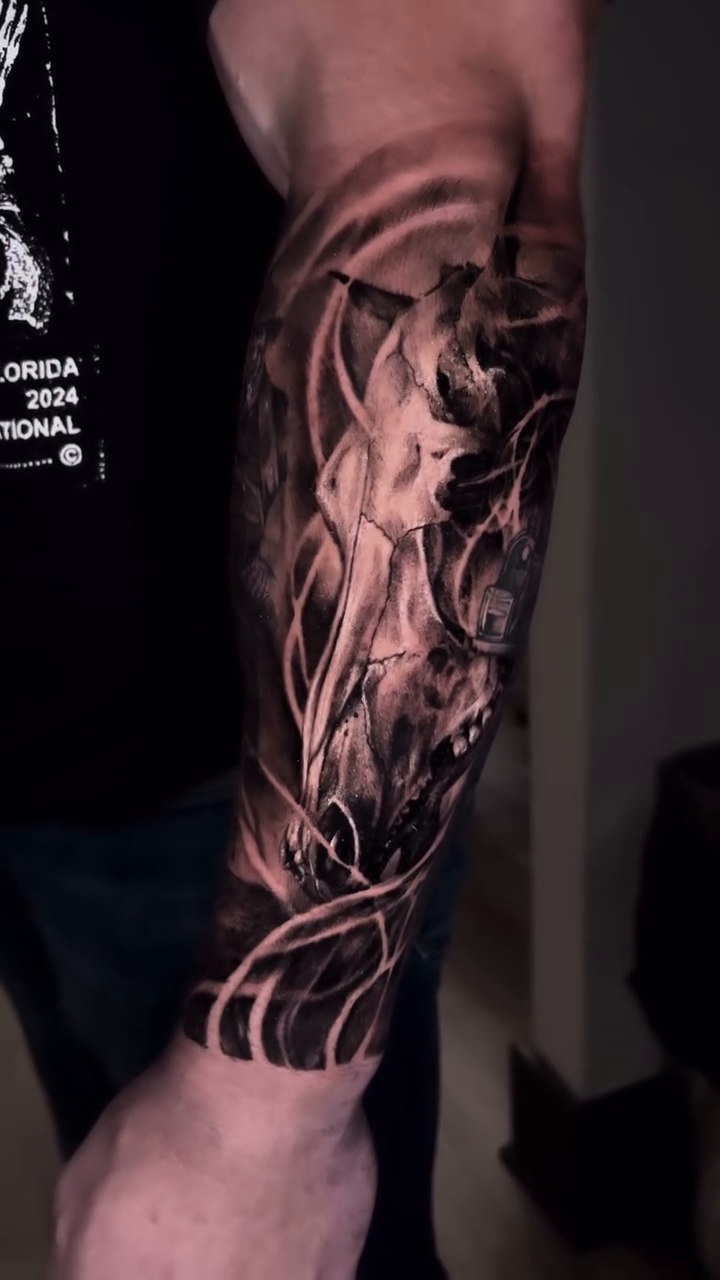 A grim reaper with mechanical elements dark realism tattoo by Armando Galán 🇨🇱🇺🇸