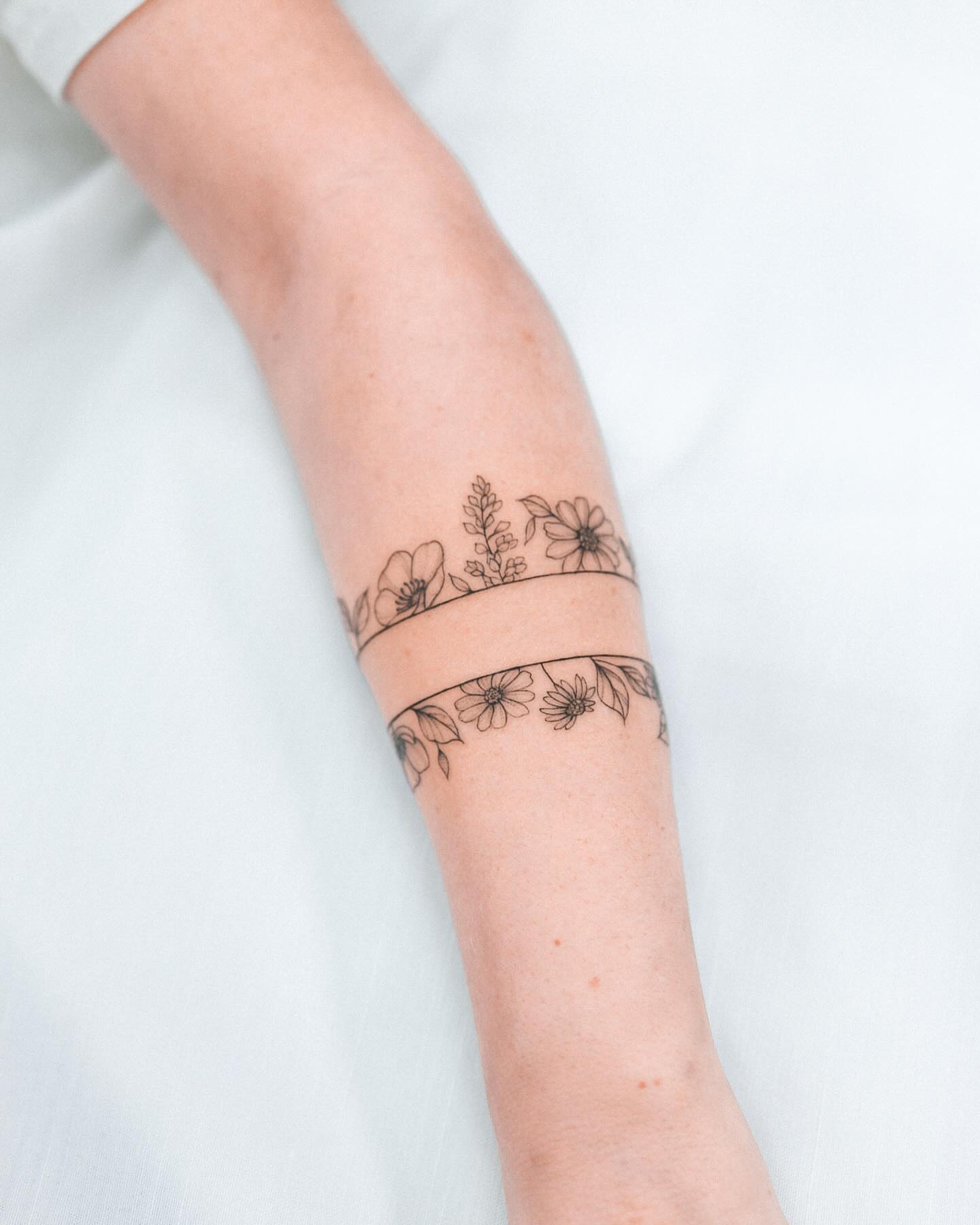 Tattoo by @houstontattoo.chelsea — fine_line