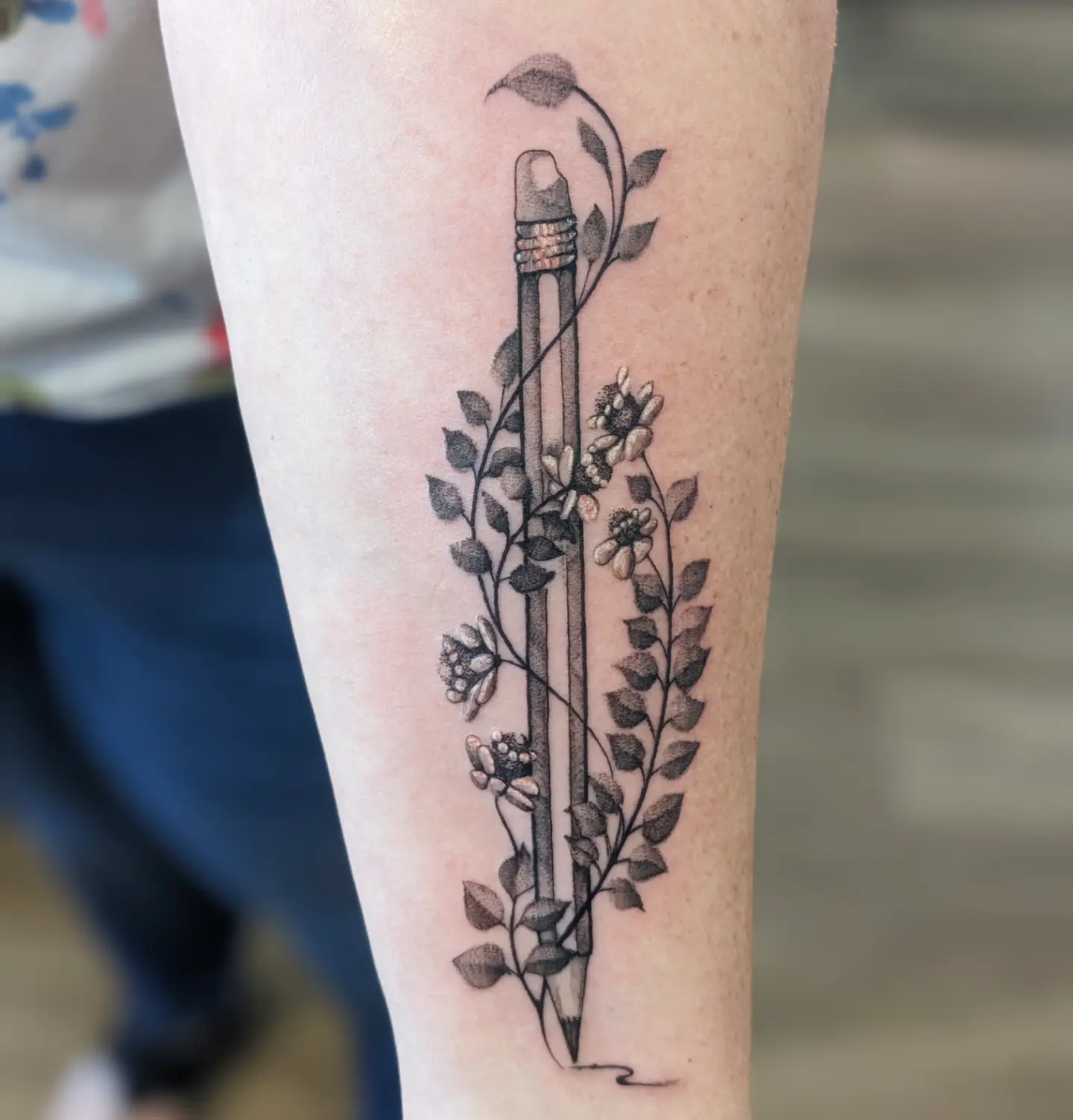 Tattoo by @lizzywiglz — black_and_grey