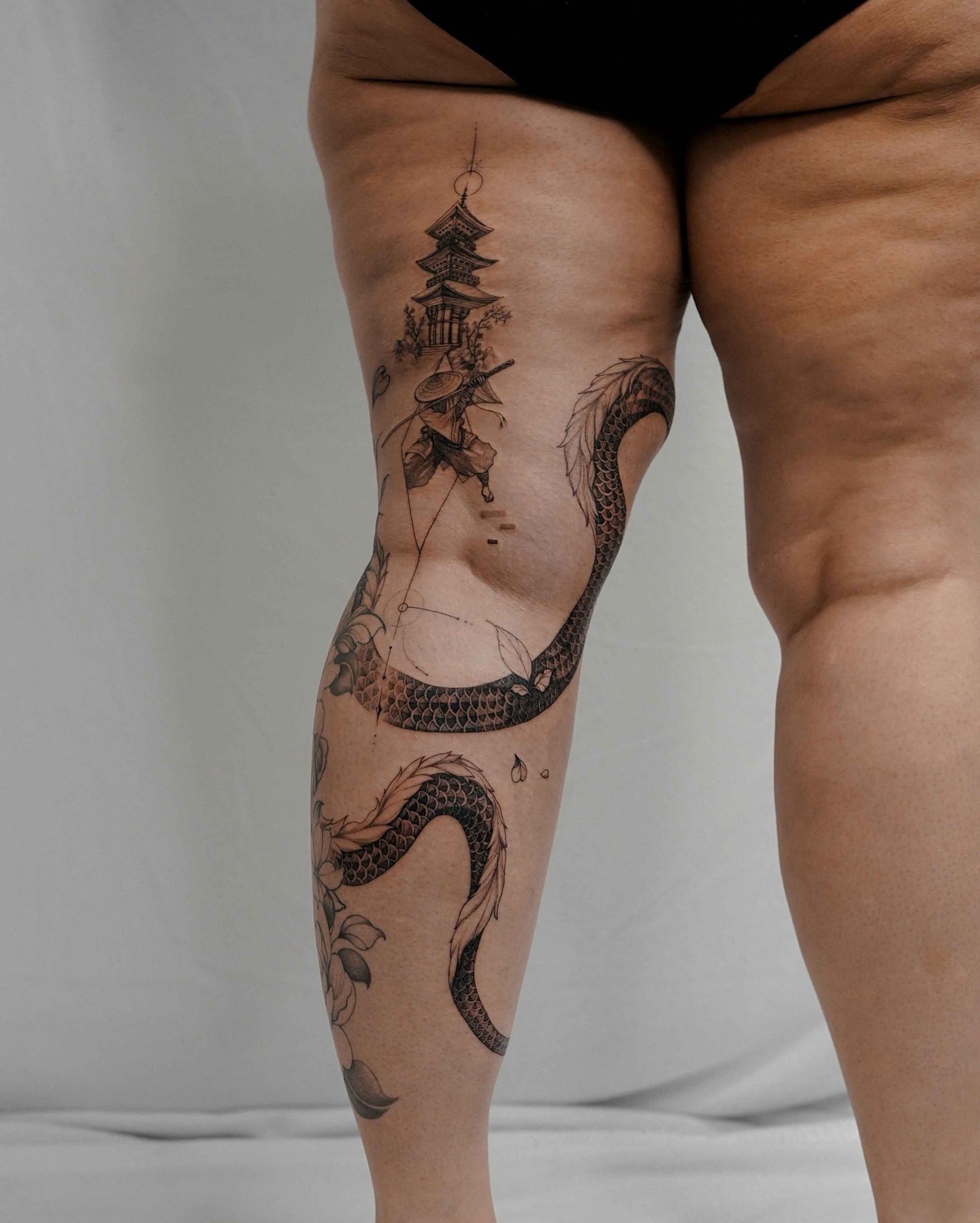 Snake and samurai japanese irezumi tattoo on the calf by Yeonji