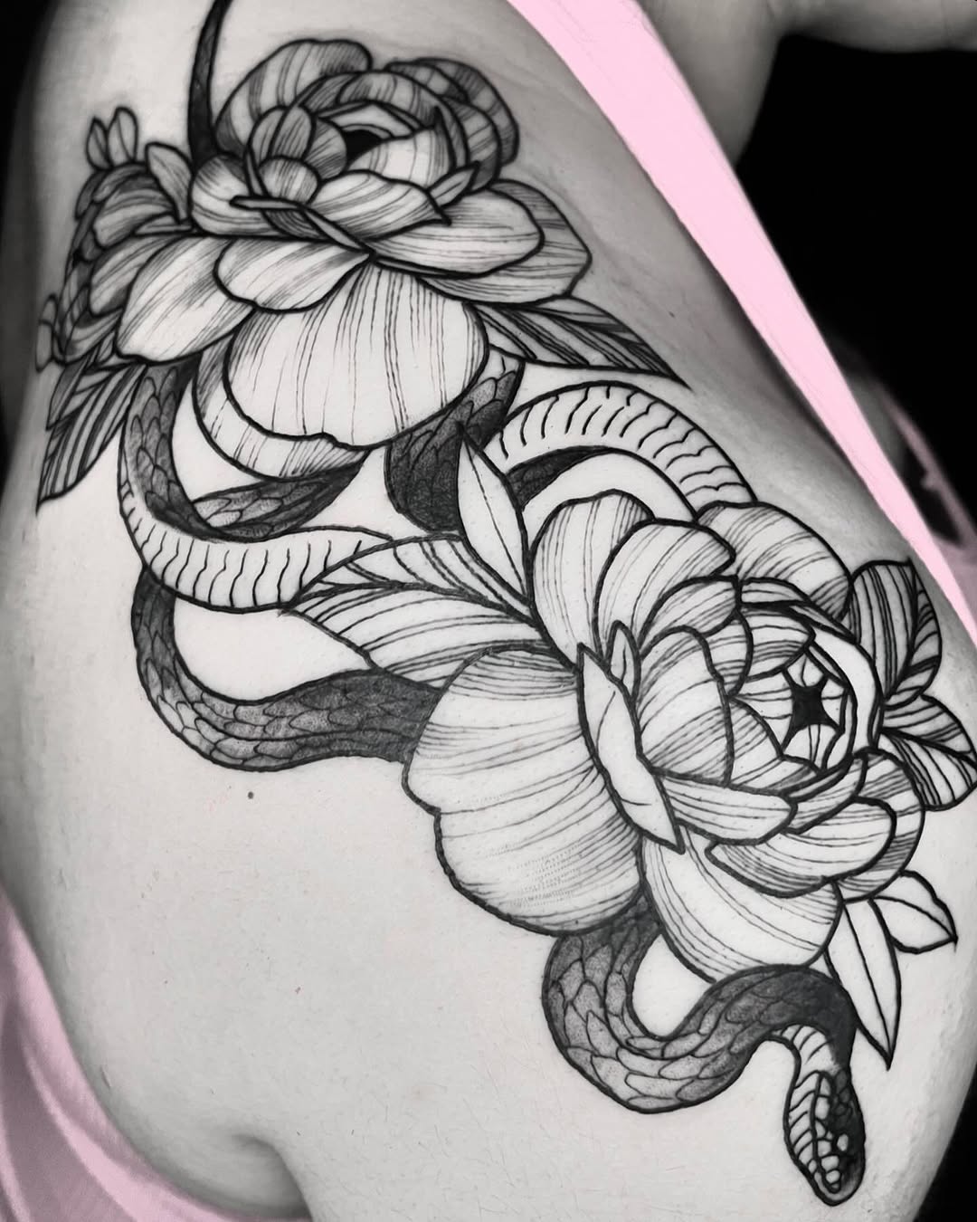 Tattoo by @h.gonzalez_tattoos — black_and_grey, illustrative
