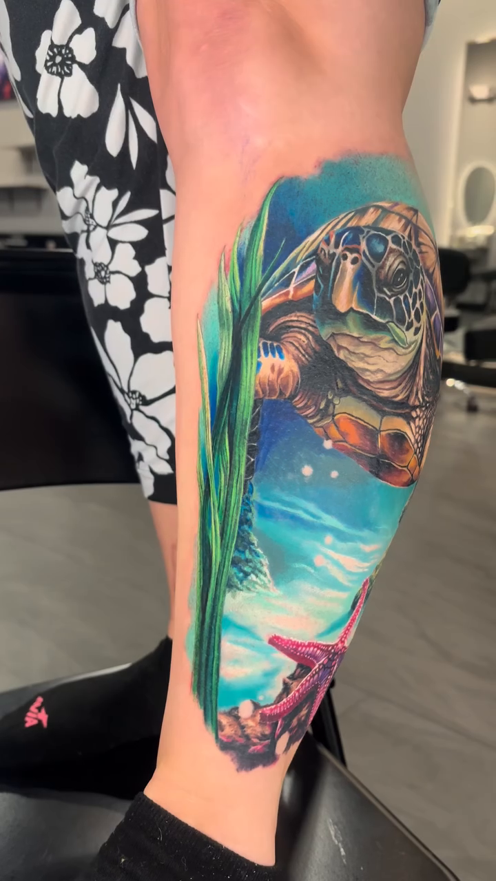 Sea turtle and starfish realism tattoo by 🦇𝖀𝖙𝖆𝖍🦇, Las Vegas, Nevada