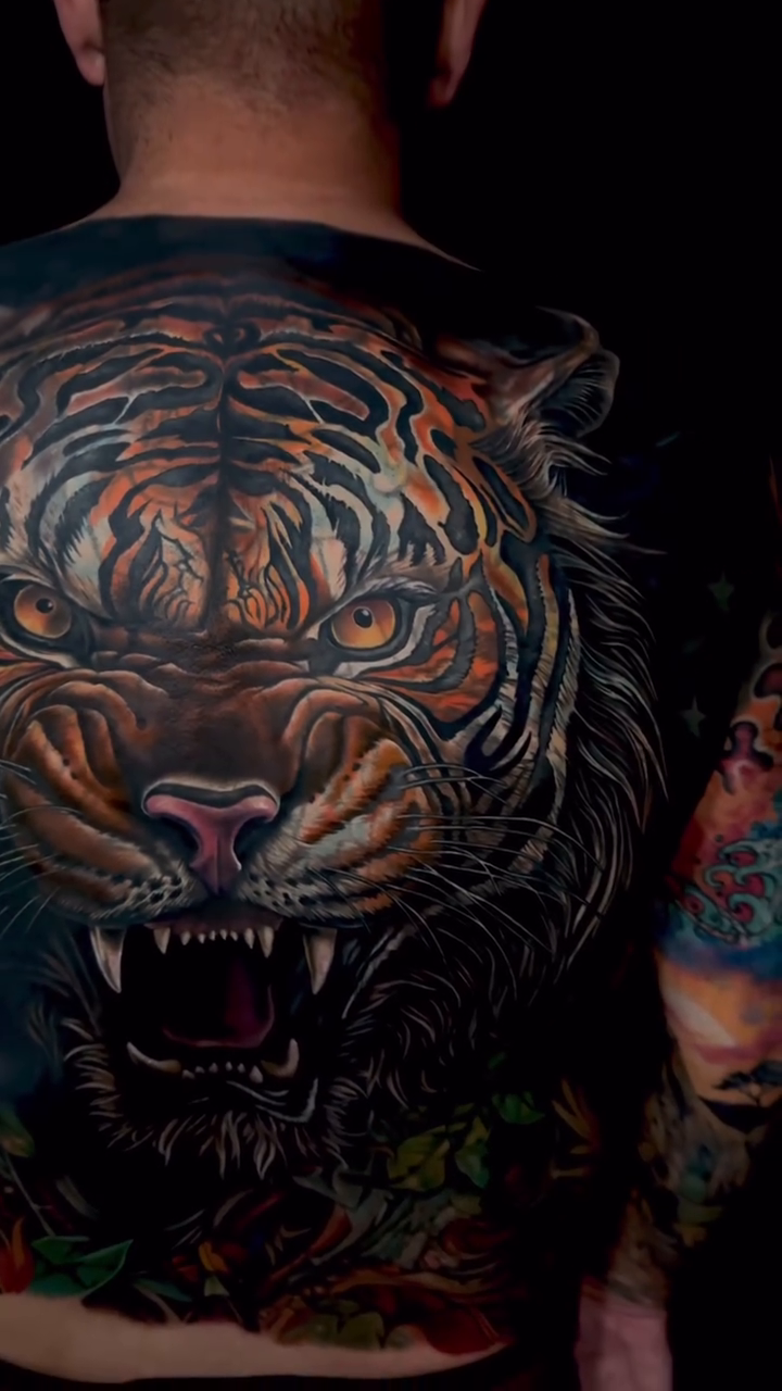 Tiger with floral elements japanese irezumi tattoo by Noelin Wheeler