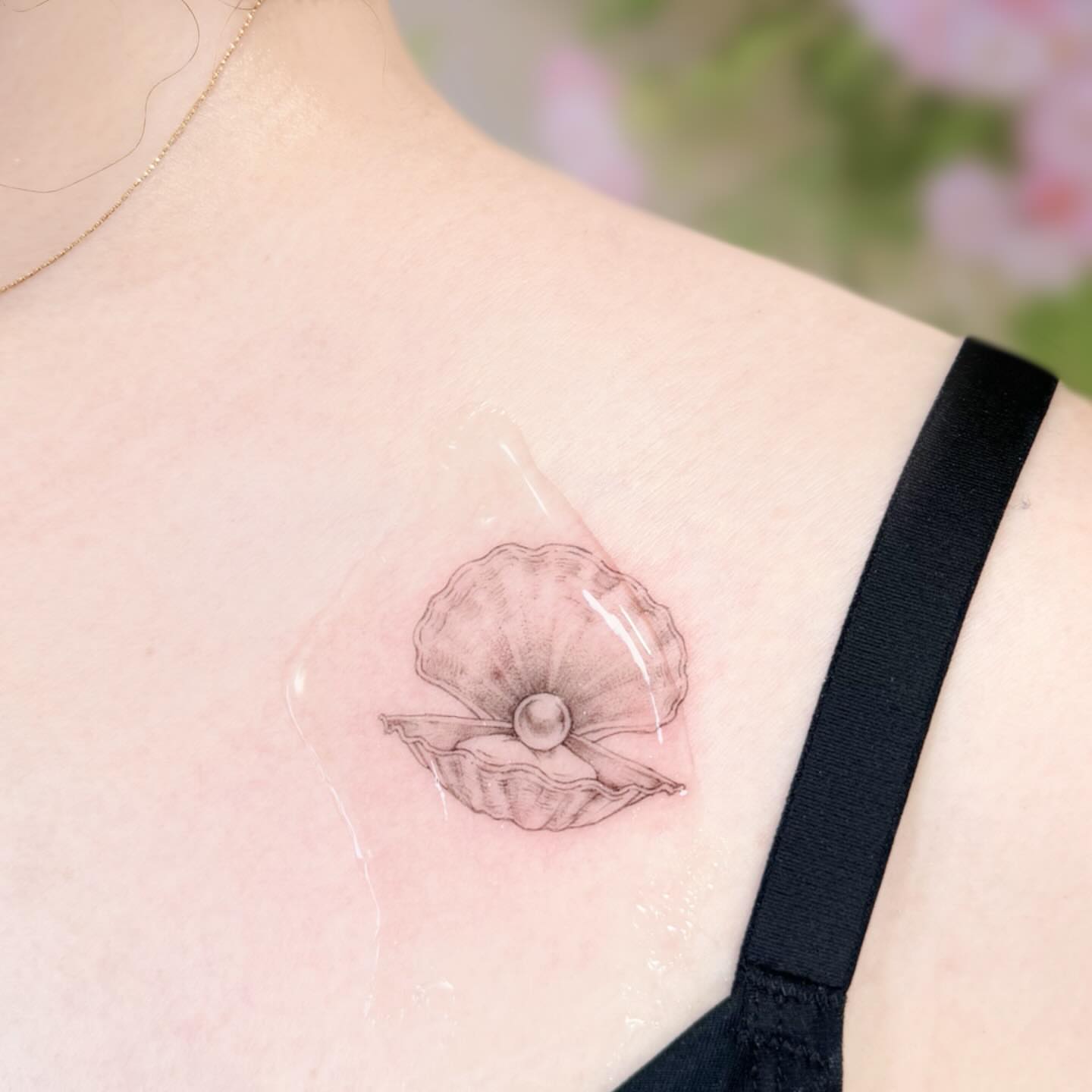 Tattoo by @honi_tattoo — black_and_grey