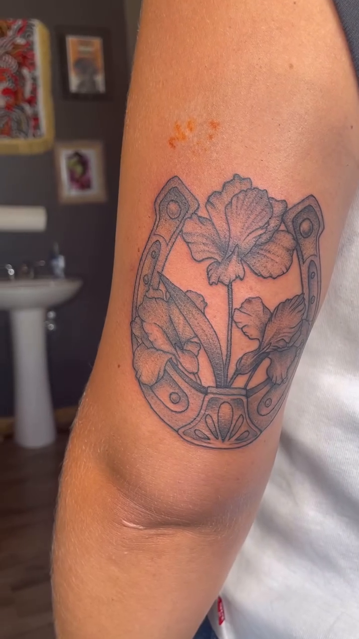 Tattoo by @aaronysidro — black_and_grey, ornamental