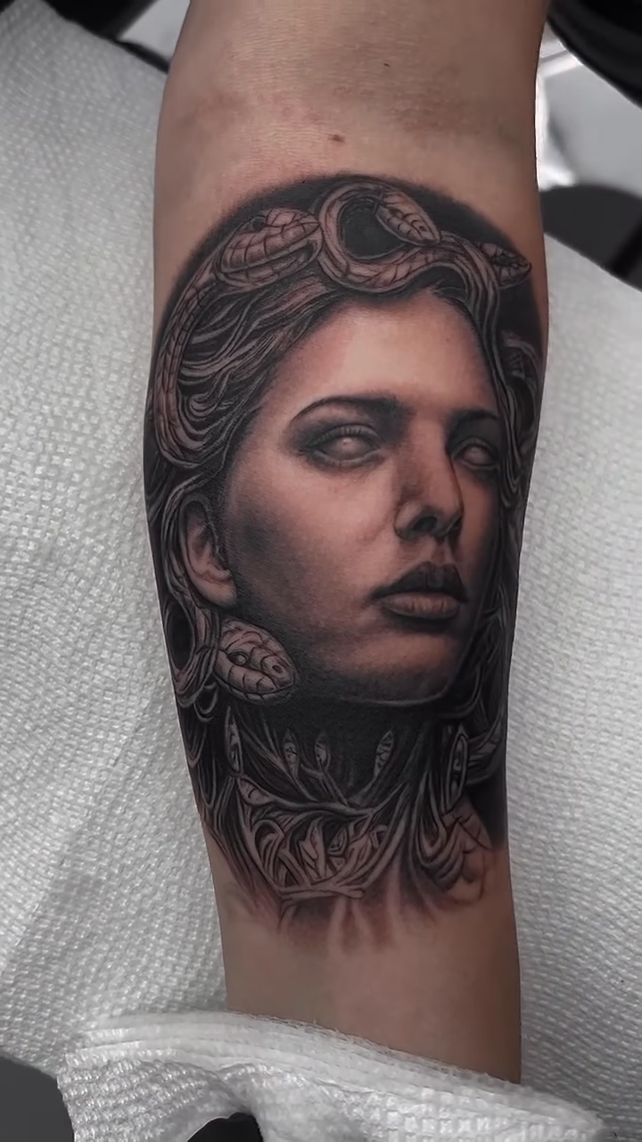 Tattoo by @artedececil — realism, black_and_grey
