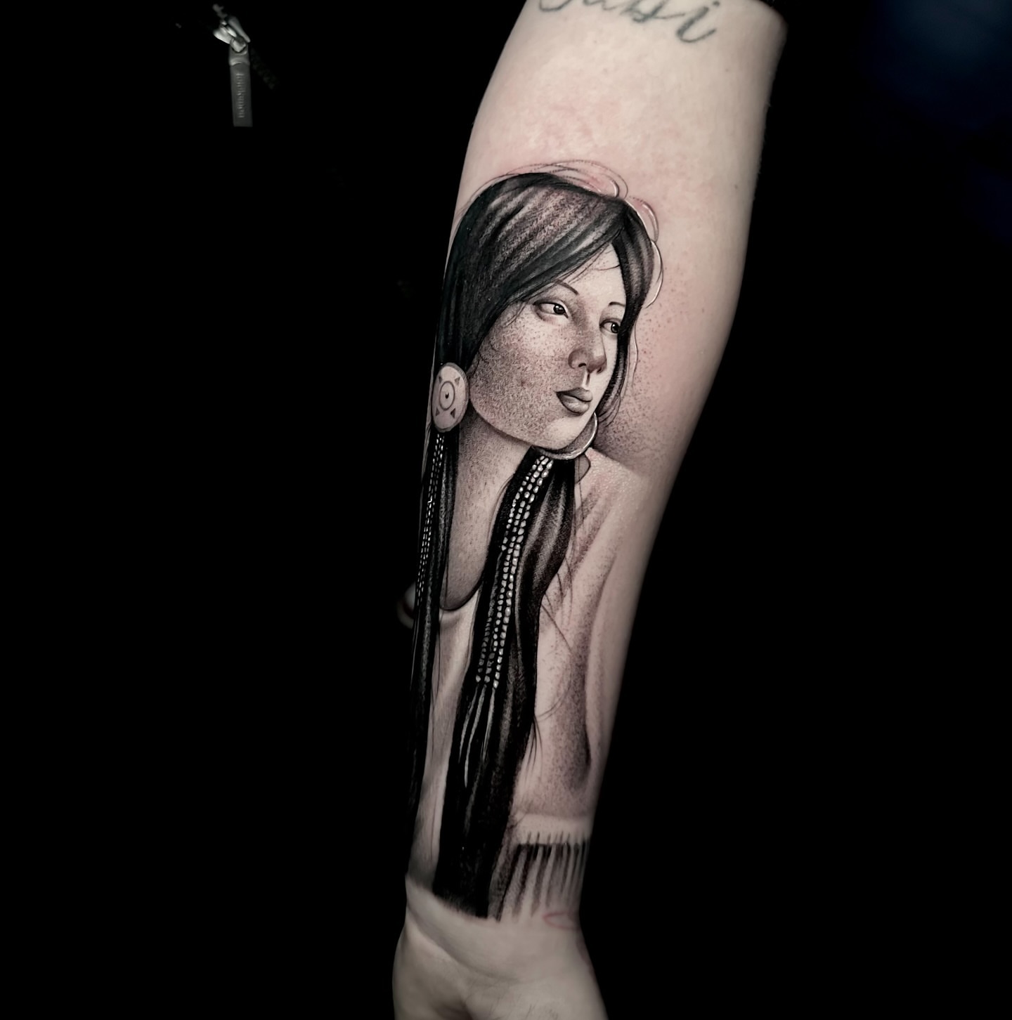 Tattoo by @rawb_tattoos — realism, dotwork