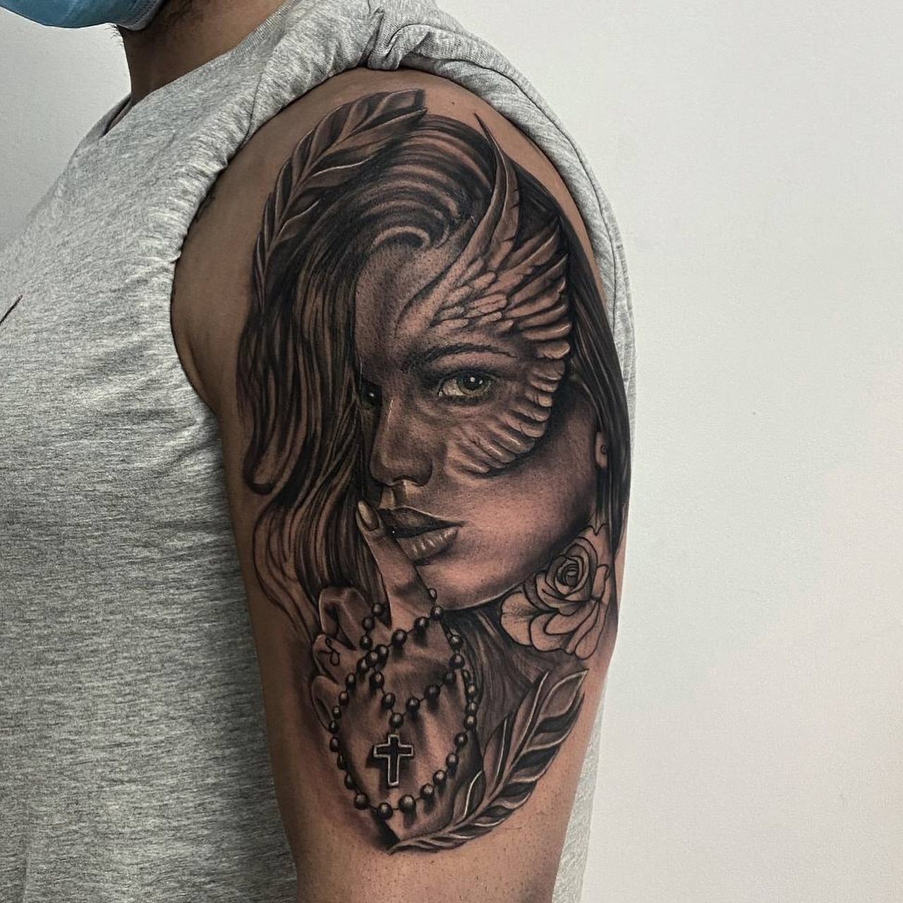 Tattoo by @puratintamiami — realism, black_and_grey