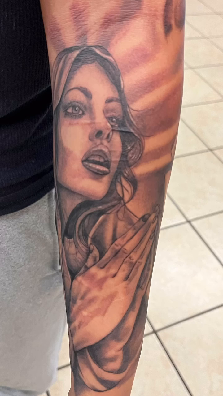 Woman and roses realism tattoo by Look