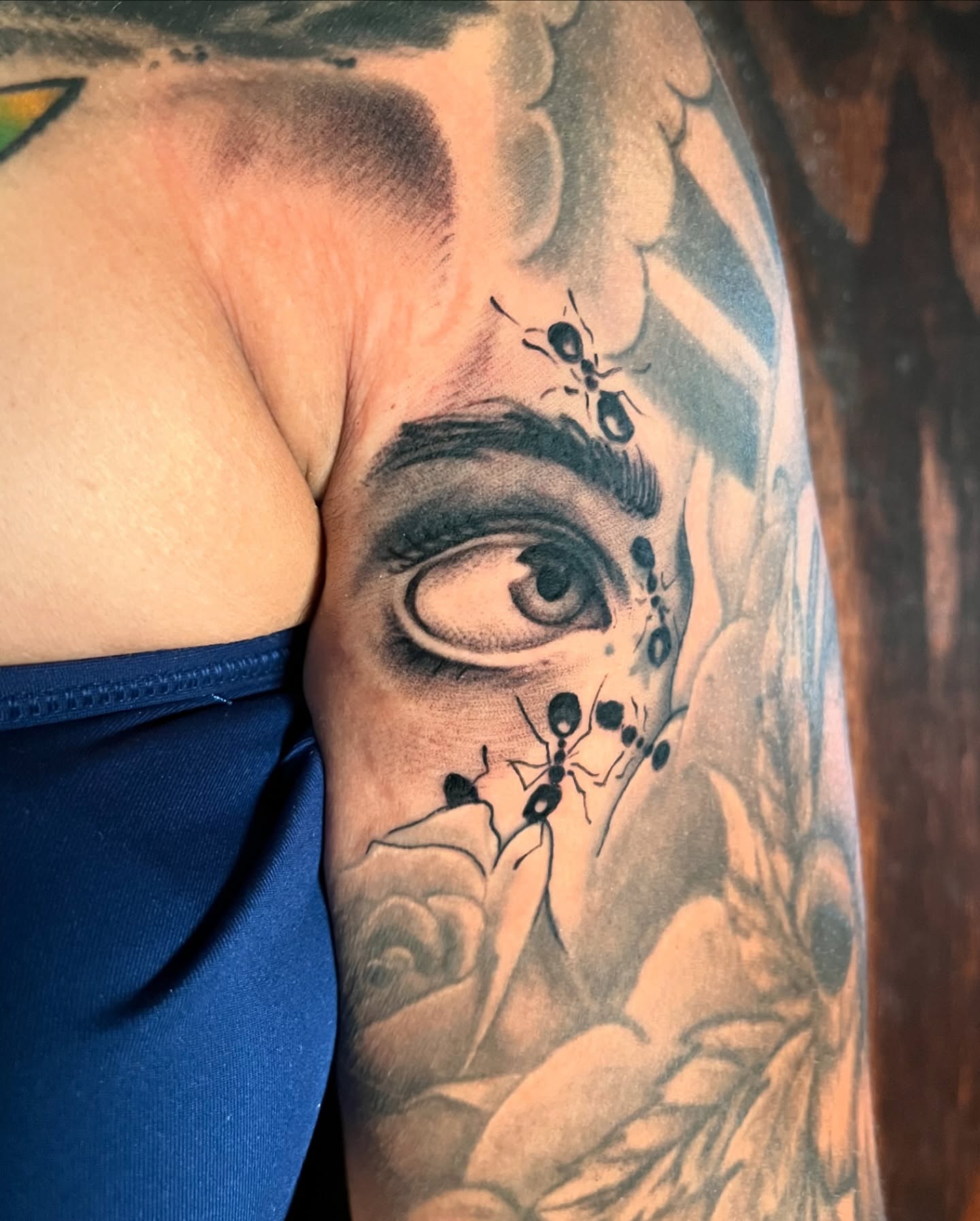 Eye with ants dotwork tattoo on the shoulder by "el asere, el zurdo"