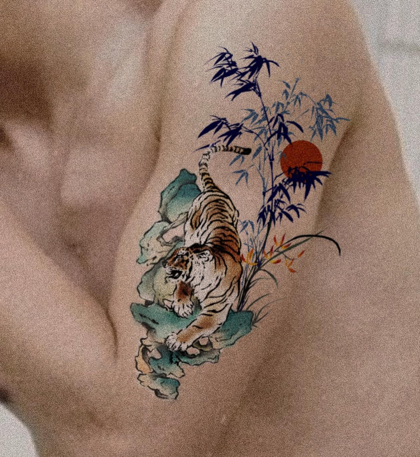 Tattoo by @dyun_tat2 — watercolor, japanese_irezumi