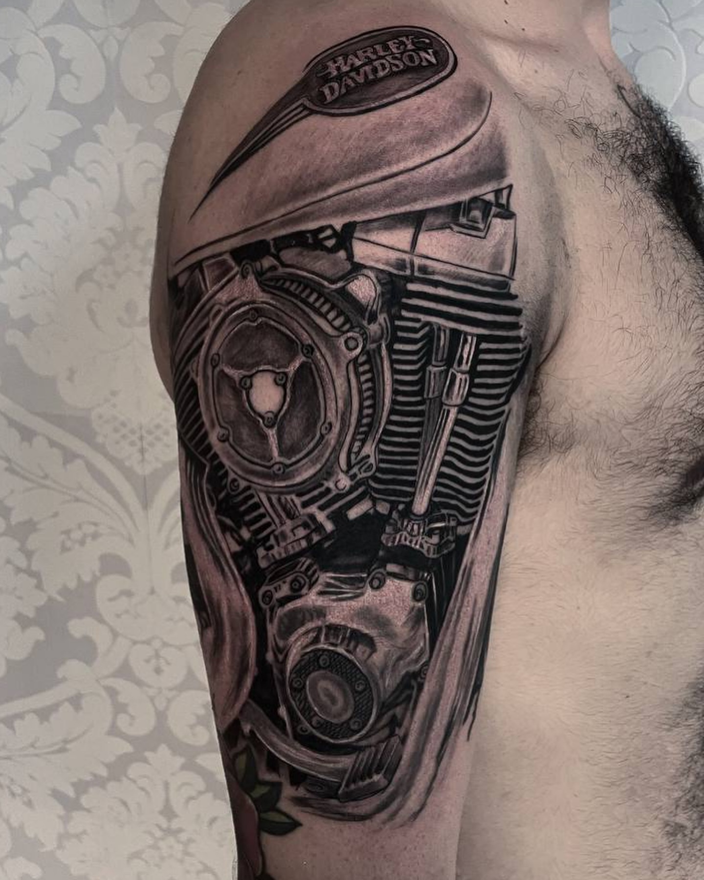 Tattoo by @puratintamiami — realism, black_and_grey