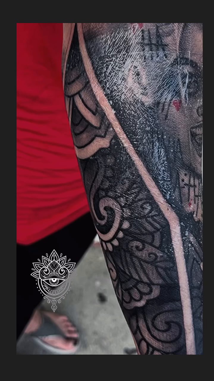 Tattoo by @art_by_quindeelmitchell — blackwork, ornamental