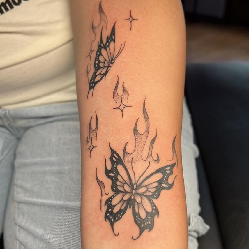 Tattoo by @izzyinktattoos_ — dotwork, black_and_grey