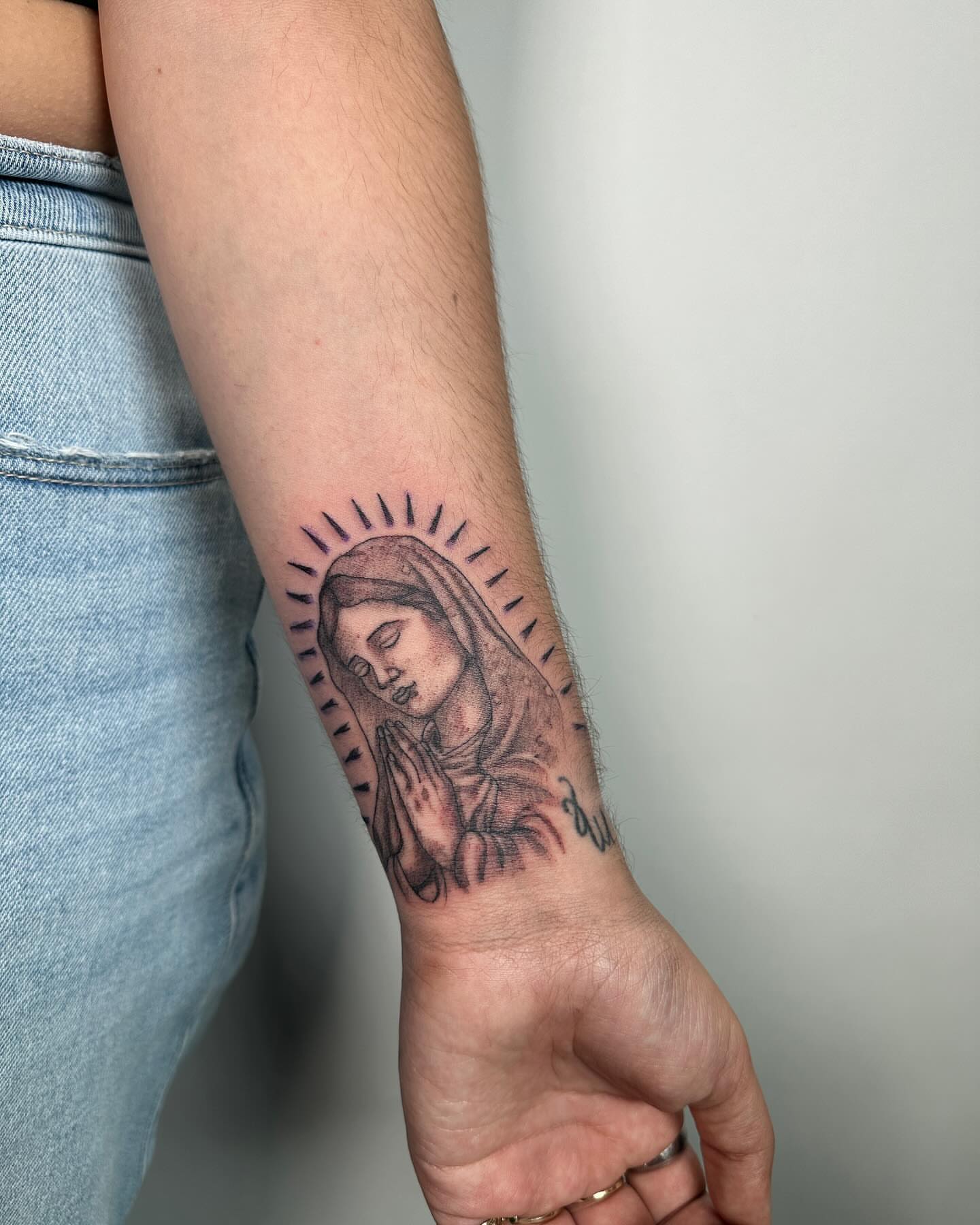 Tattoo by @vileinkzz โ black_and_grey