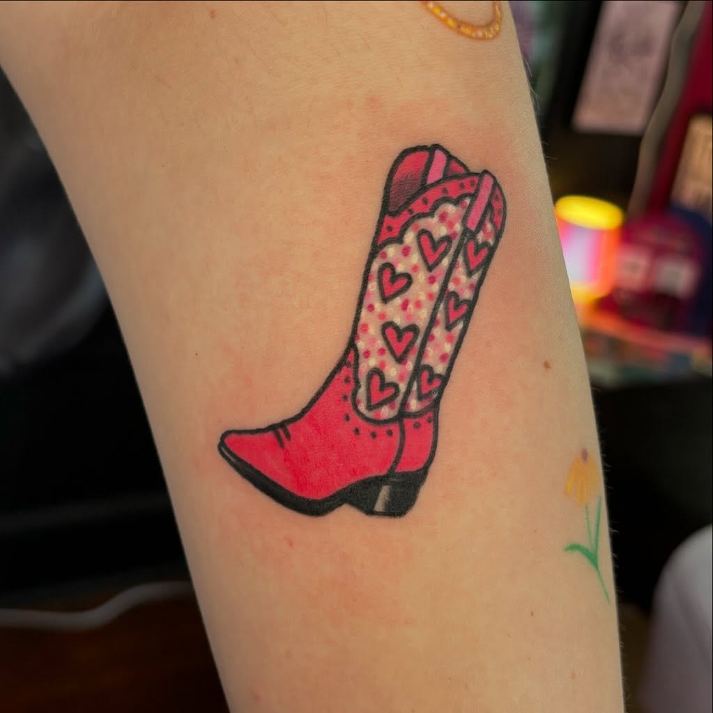 Cowboy boot dotwork tattoo on the forearm by π
π―π’π«π«π πππΆπ©π¬π―