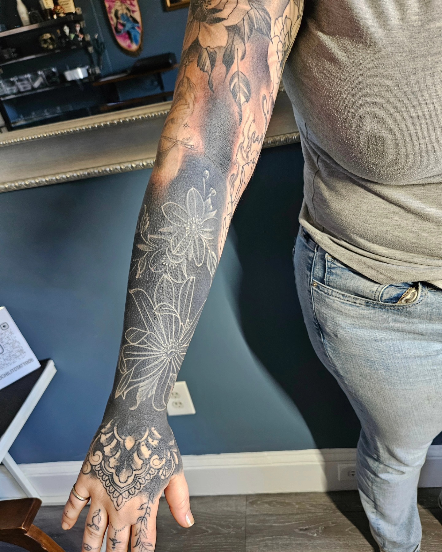 Tattoo by @gordochilitotattoos — dotwork, black_and_grey