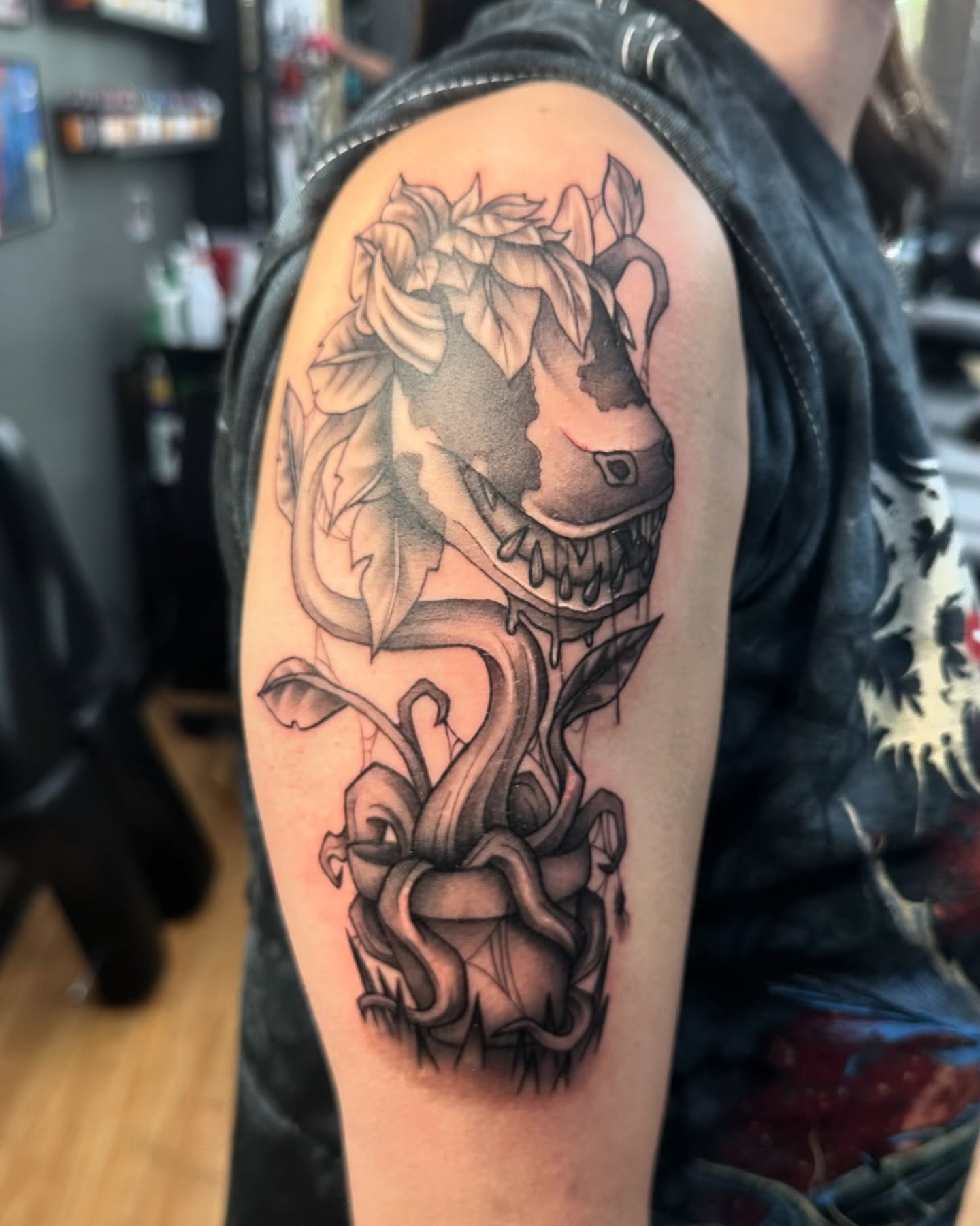 Tattoo by @reep_art_renditions — black_and_grey, geometric
