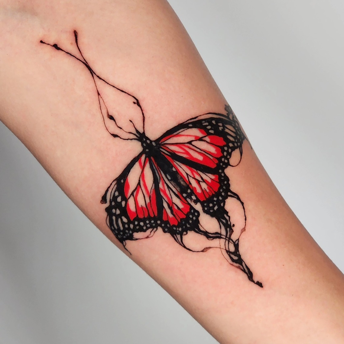 Tattoo by @soleilantoinette — dotwork, realism