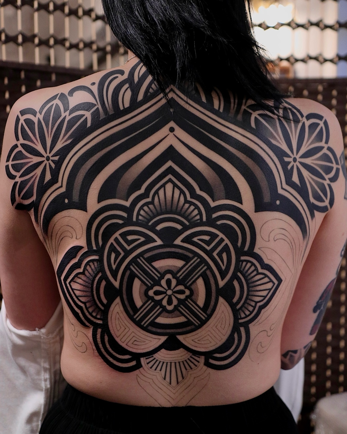 Geometric mandala geometric tattoo on the back by Seoul tattoo