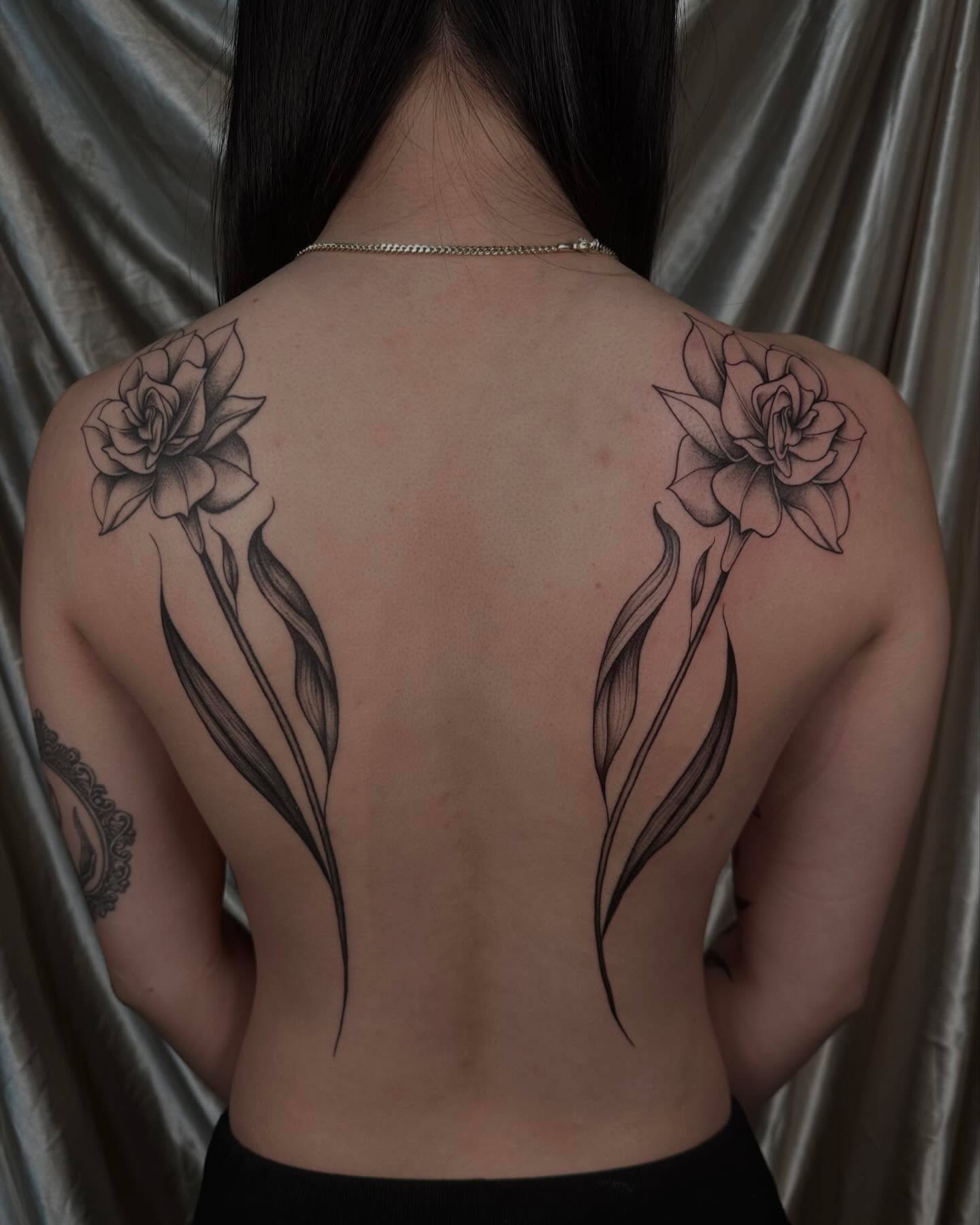 Flowers black and grey tattoo on the back by ꕥ LANA MOON TATU ꕥ