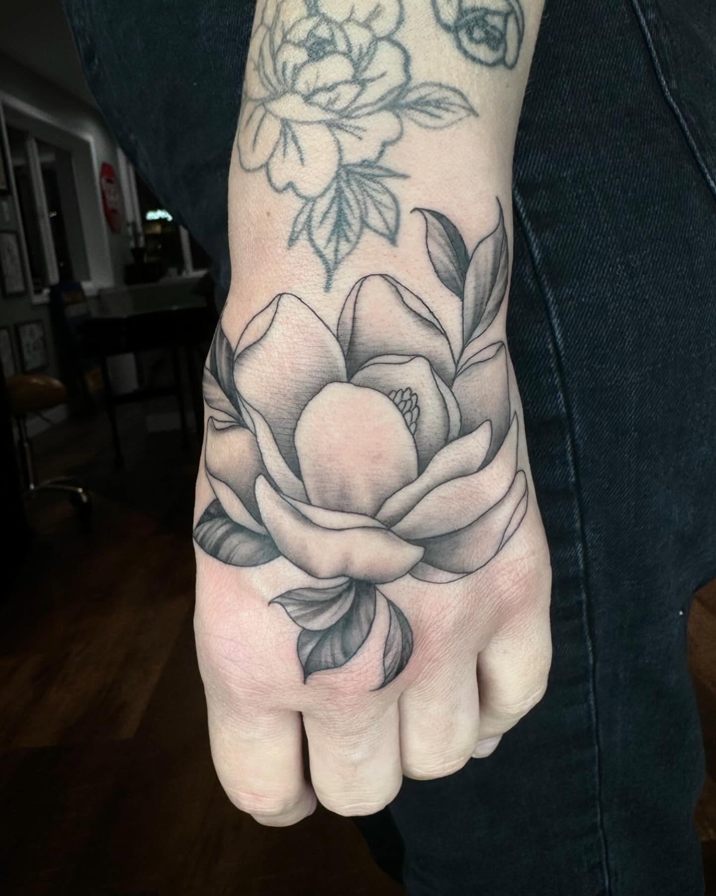 Tattoo by @tattooedbyrose — black_and_grey