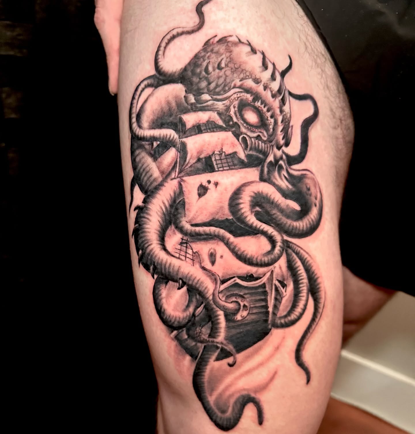 Octopus realism tattoo on the thigh by Douglas