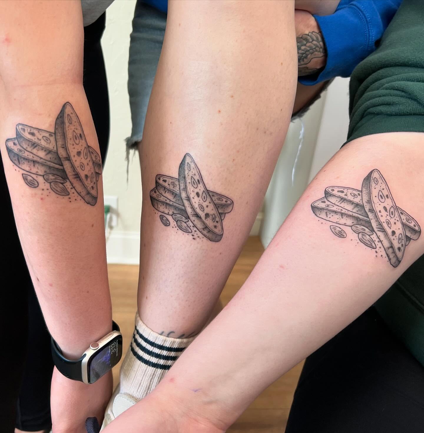 Tattoo by @jespetrietattoos β dotwork